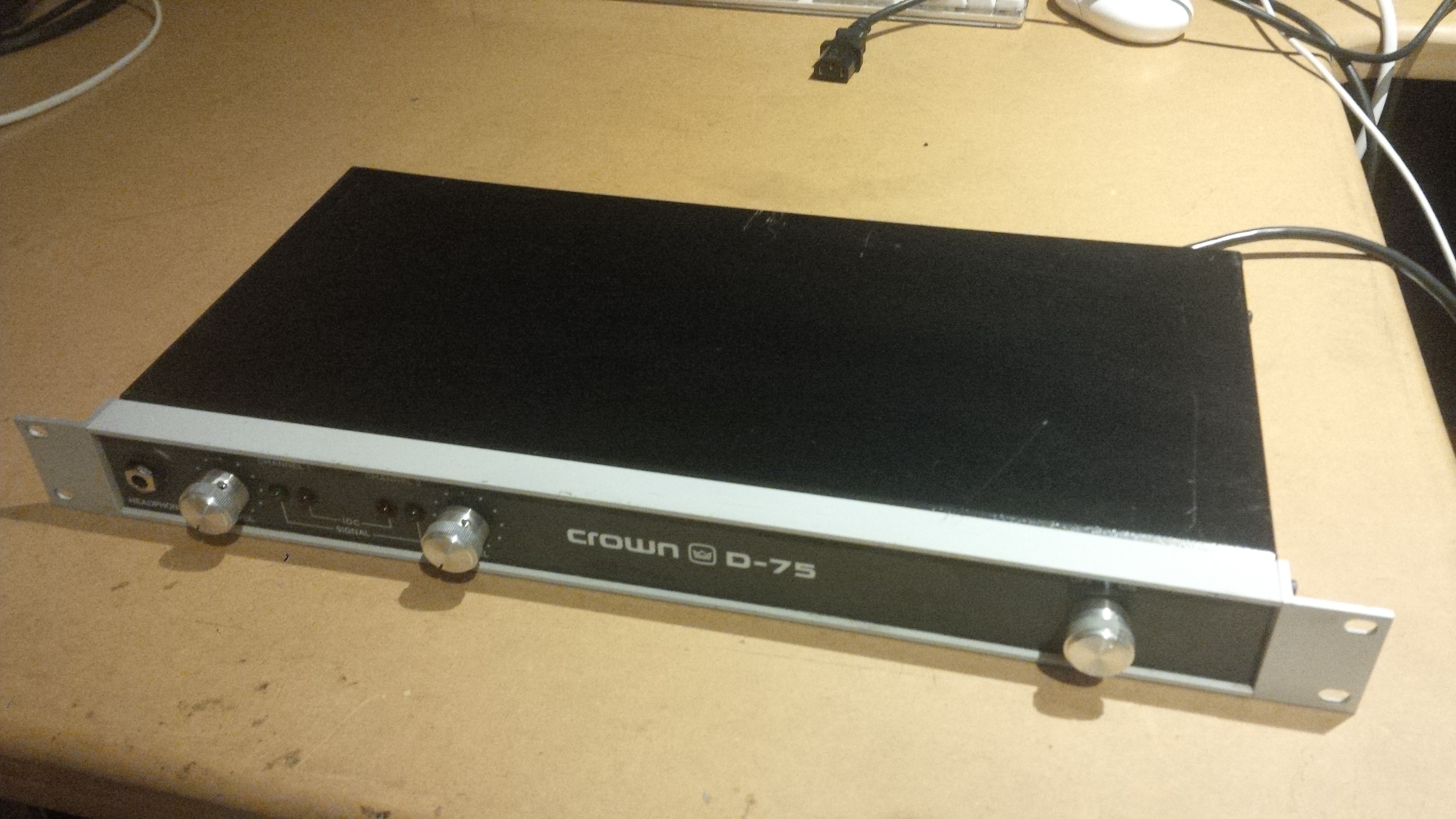 D75 Crown D75 Audiofanzine