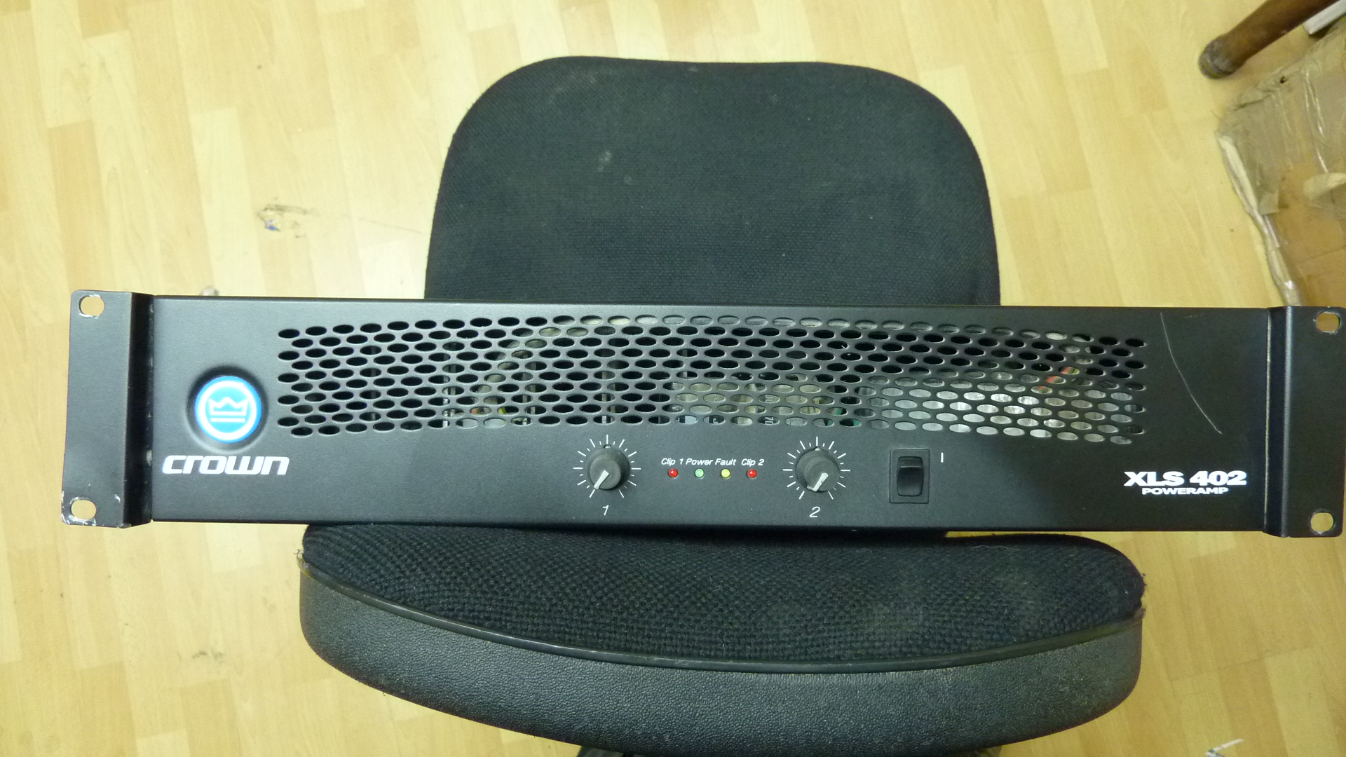 Photo Crown XLS 402 Crown XLS402 (374904) Audiofanzine