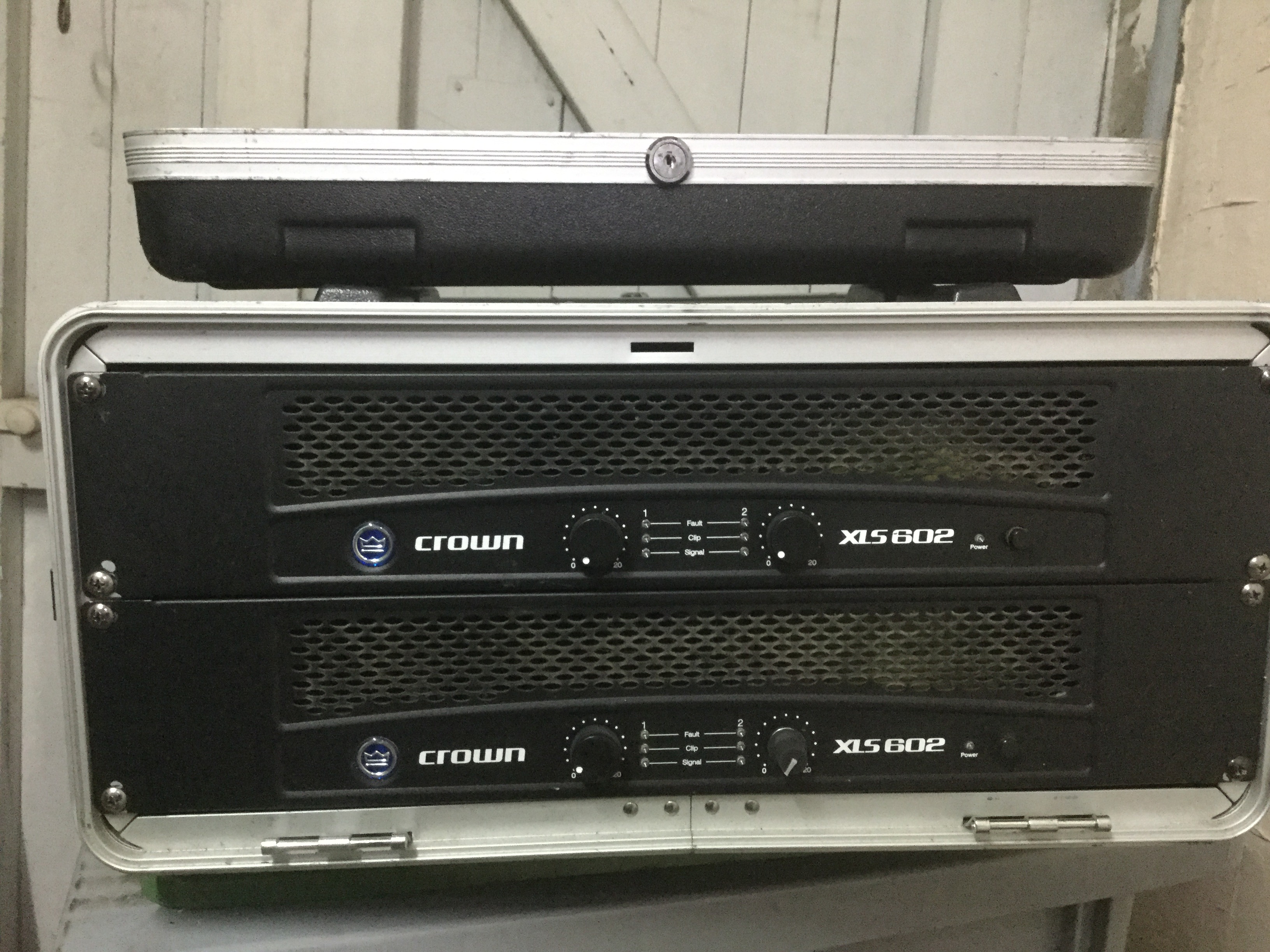 ampli sono crown xls 602