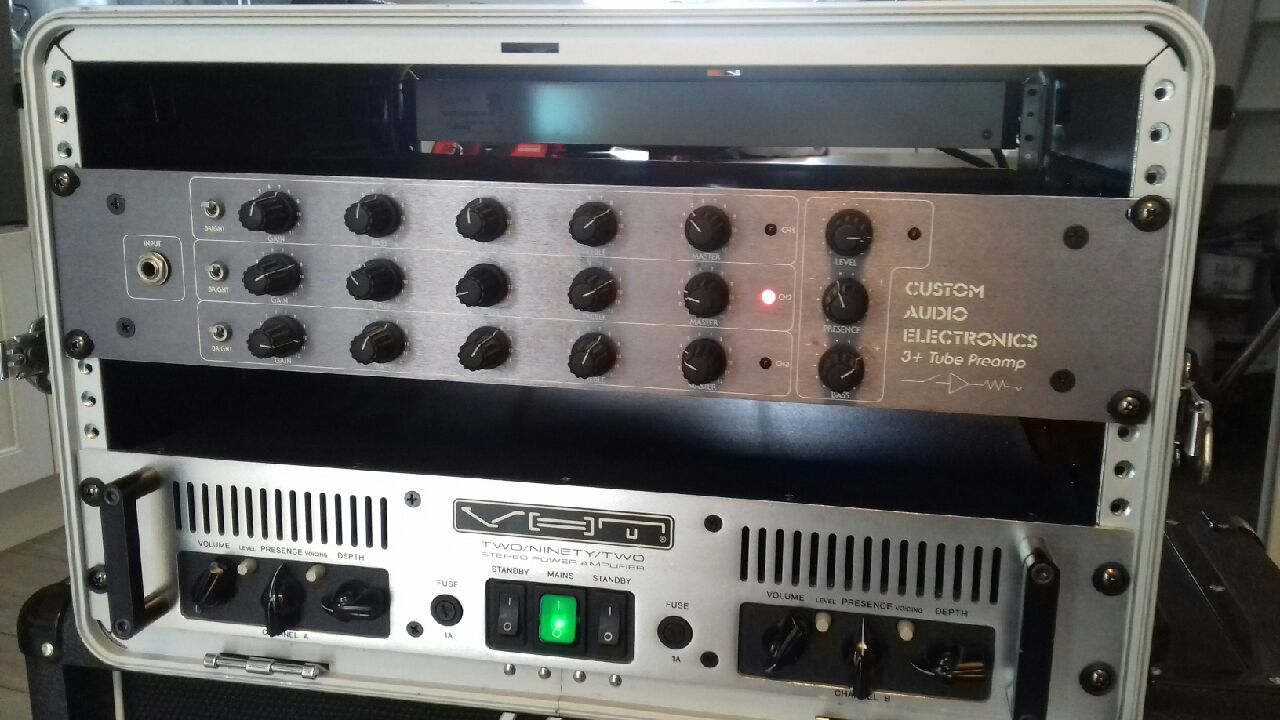 3 + SE Custom Audio Electronics 3 + SE Audiofanzine