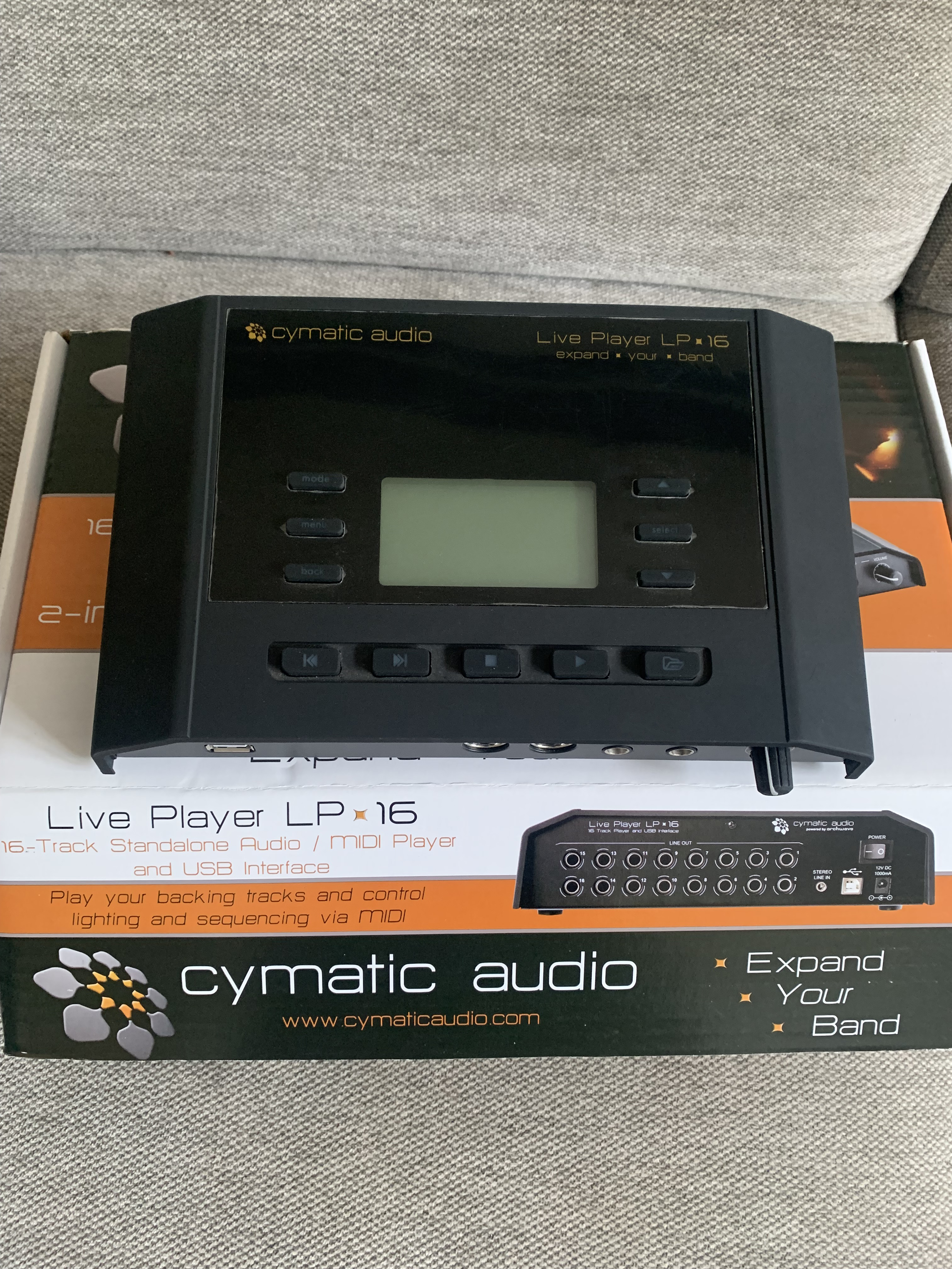CYMATIC AUDIO LP-16 - YouTube