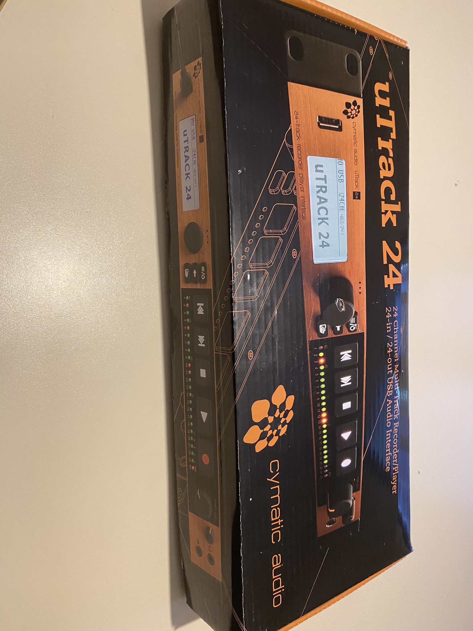uTrack 24 Cymatic Audio uTrack 24 Audiofanzine