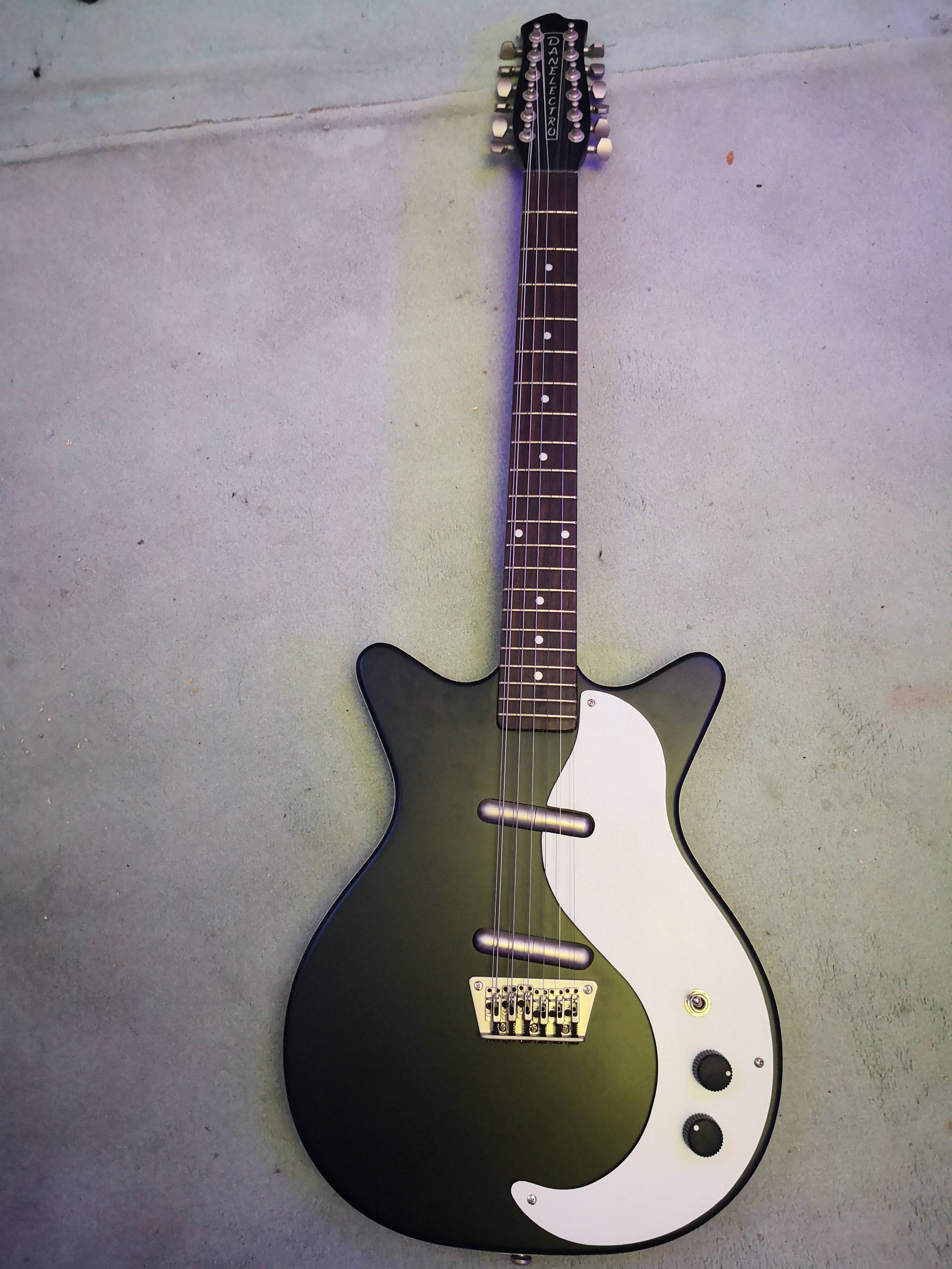 DC59 12-String - Danelectro DC59 12-String - Audiofanzine