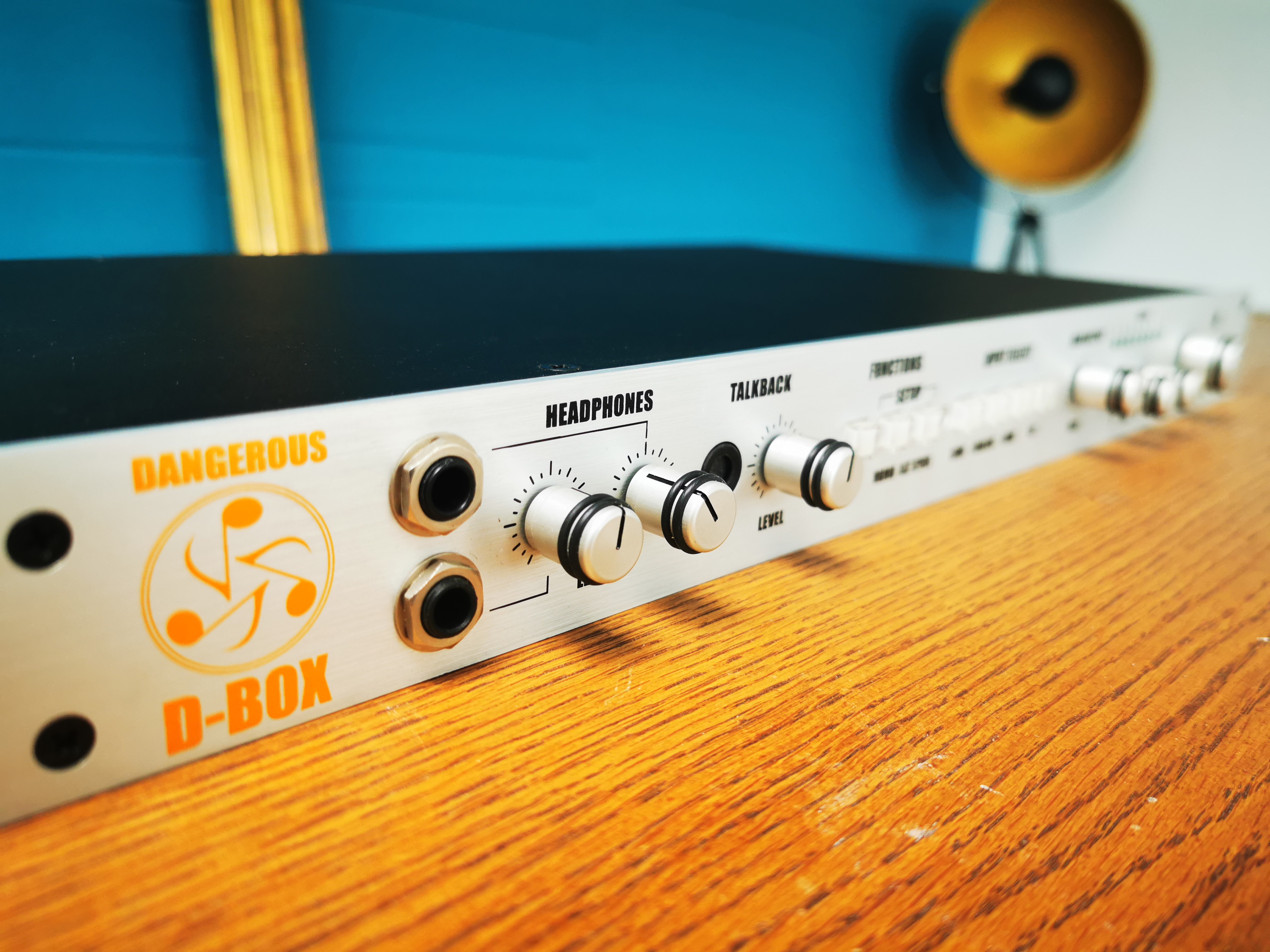 DBox Dangerous Music DBox Audiofanzine