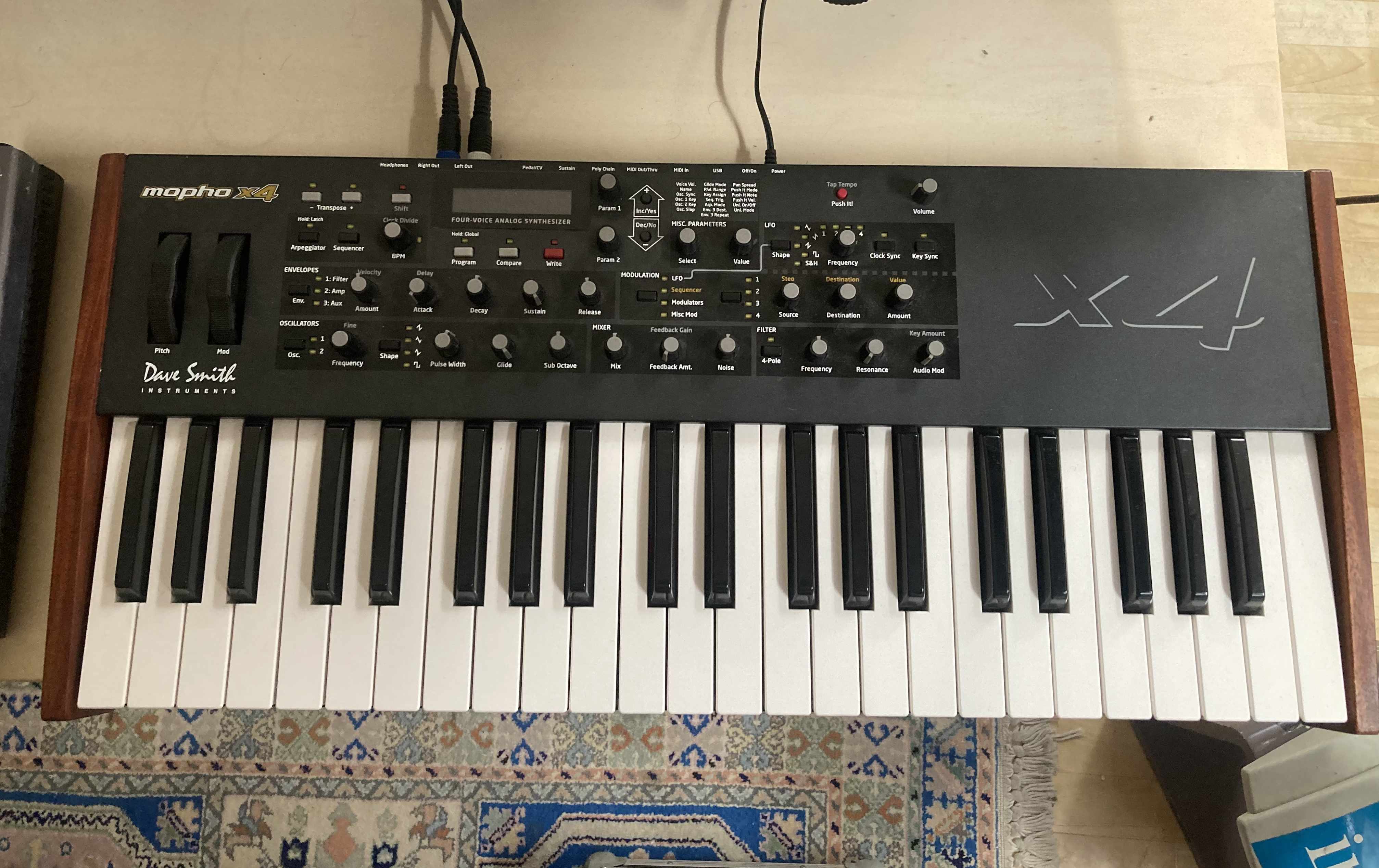 Mopho x4 Dave Smith Instruments Mopho x4 Audiofanzine