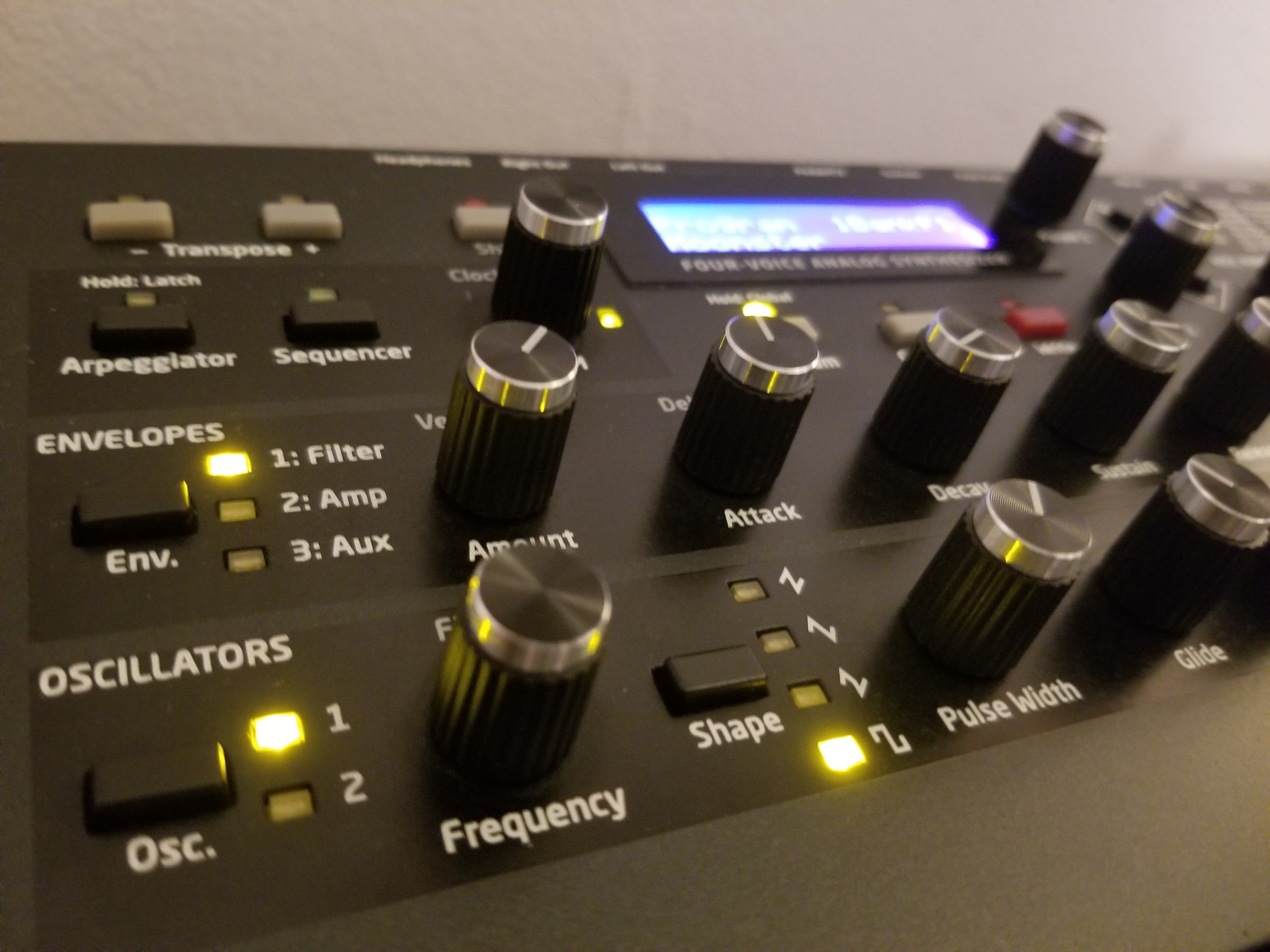 Mopho x4 Dave Smith Instruments Mopho x4 Audiofanzine
