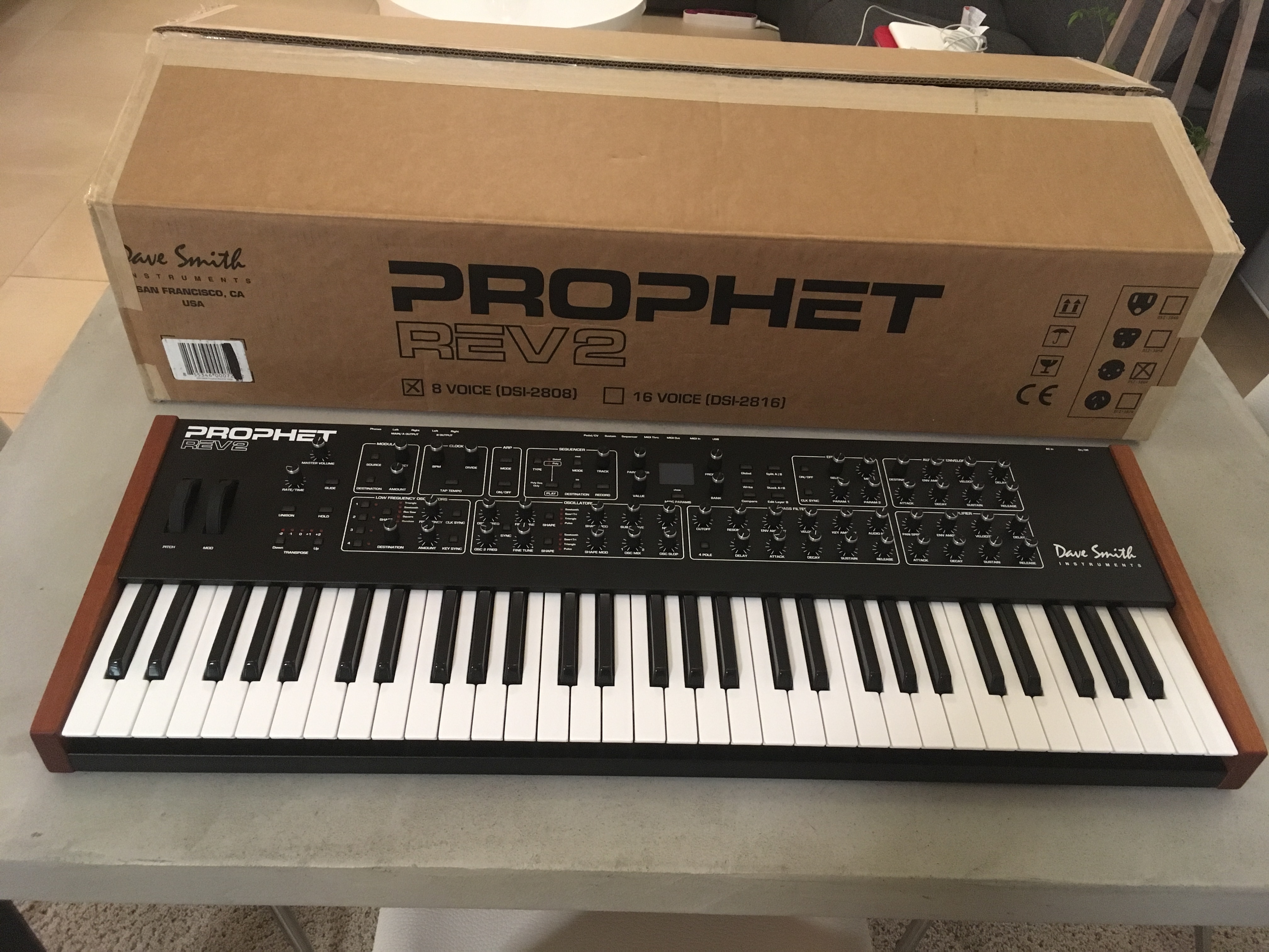 Photo Dave Smith Instruments Prophet REV2 8 voix Dave Smith