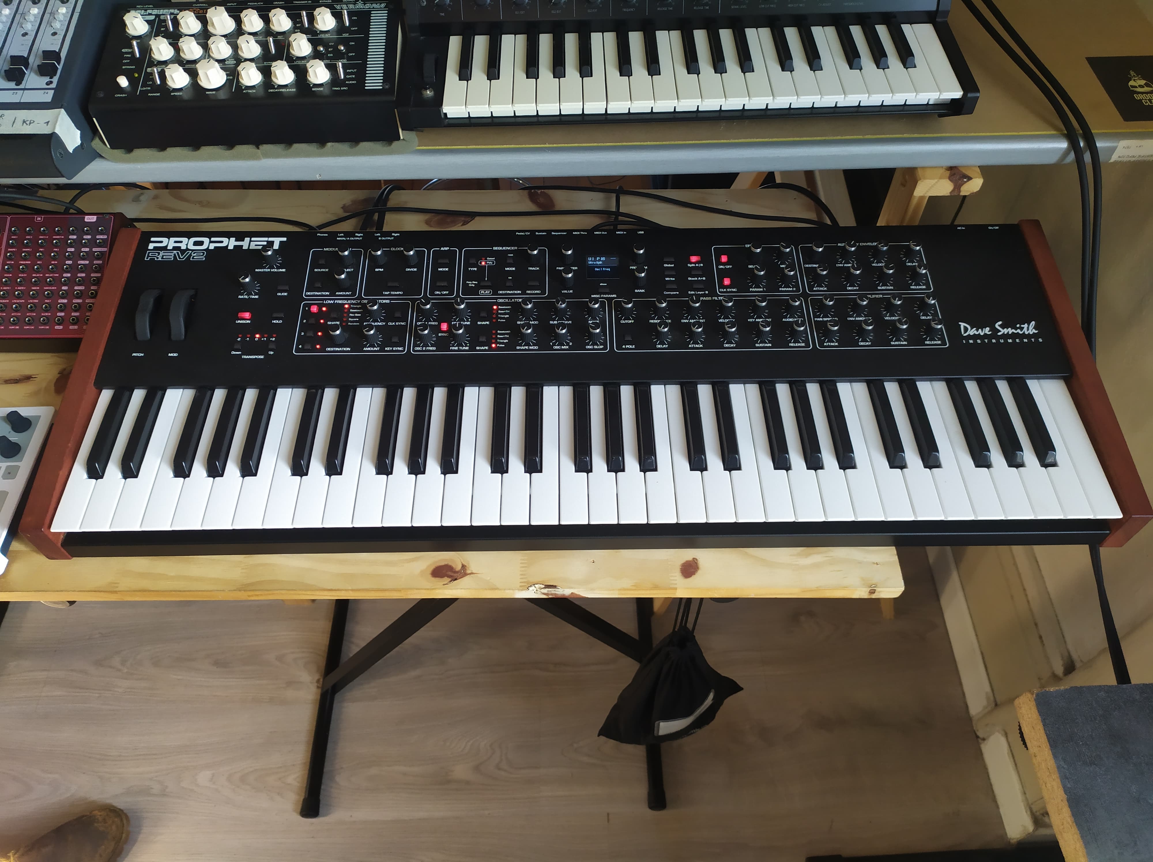 Prophet REV2 8 voix Dave Smith Instruments Audiofanzine
