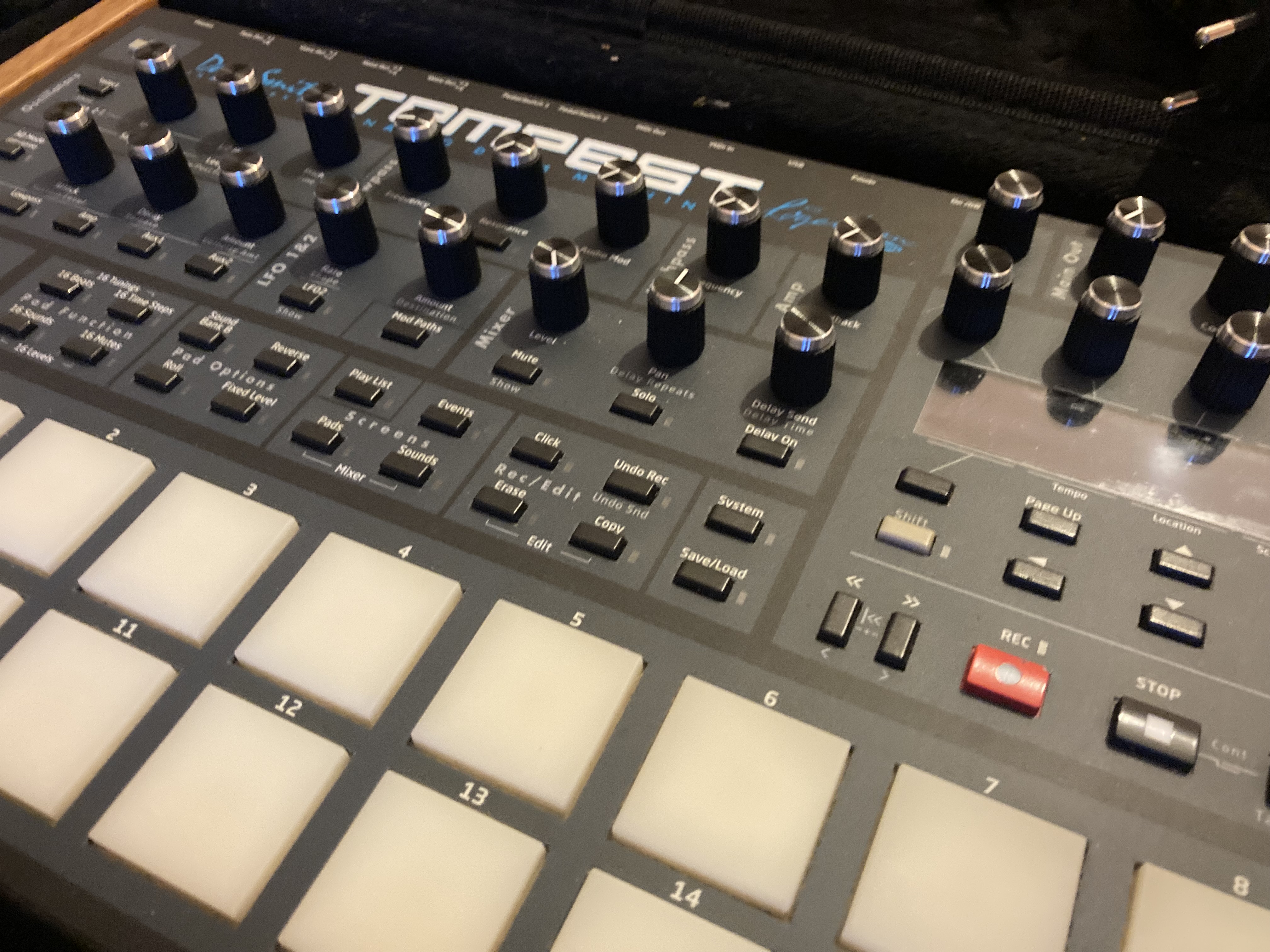 Tempest - Dave Smith Instruments Tempest - Audiofanzine Tempest - Dave Smith Instruments Tempest - Audiofanzine