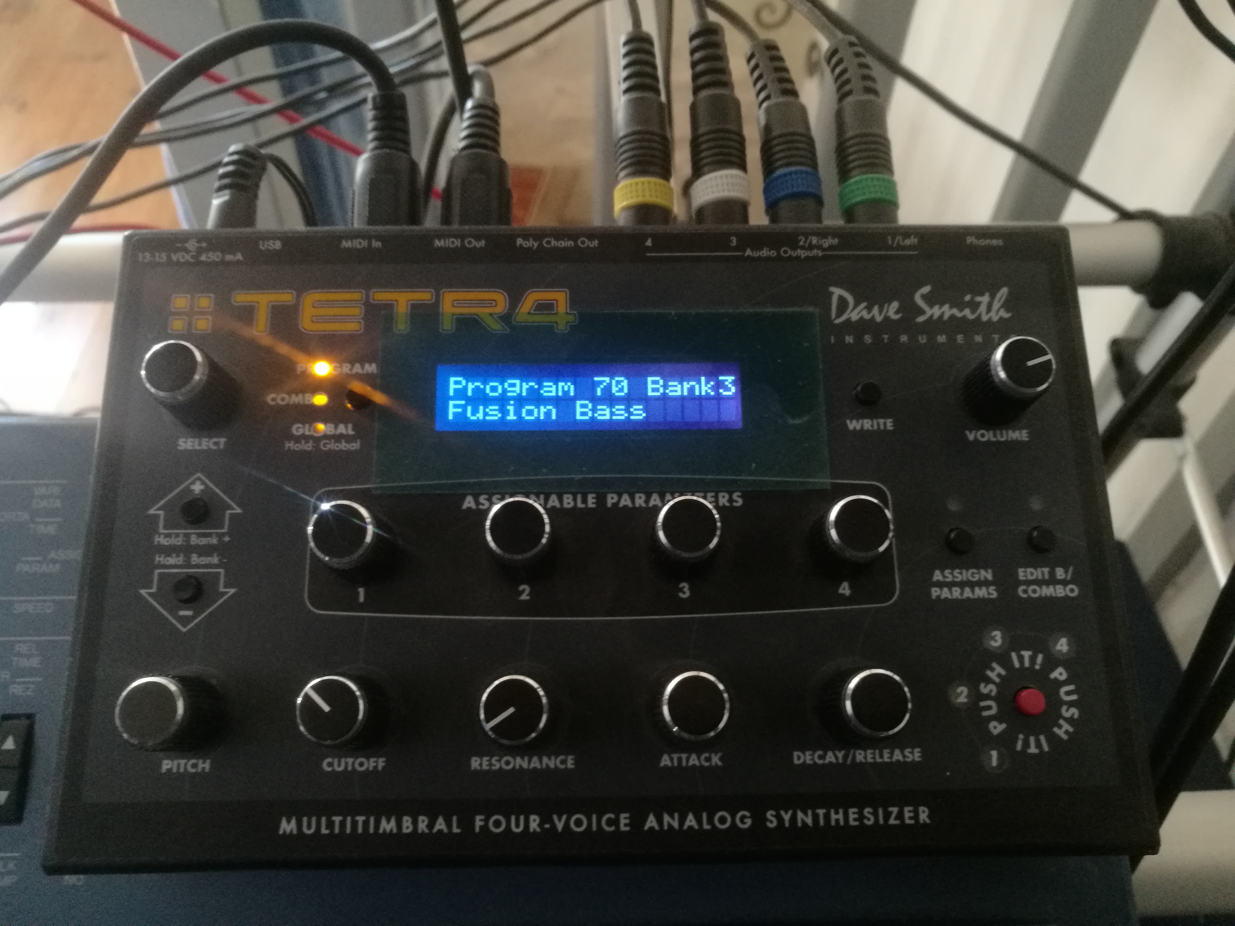 TETRA - Dave Smith Instruments Tetra - Audiofanzine