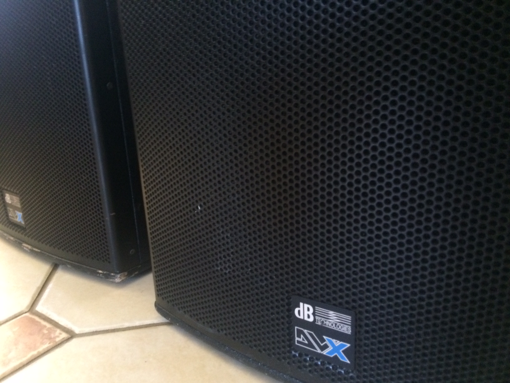 dB Technologies DVA T4 image (1792487) Audiofanzine