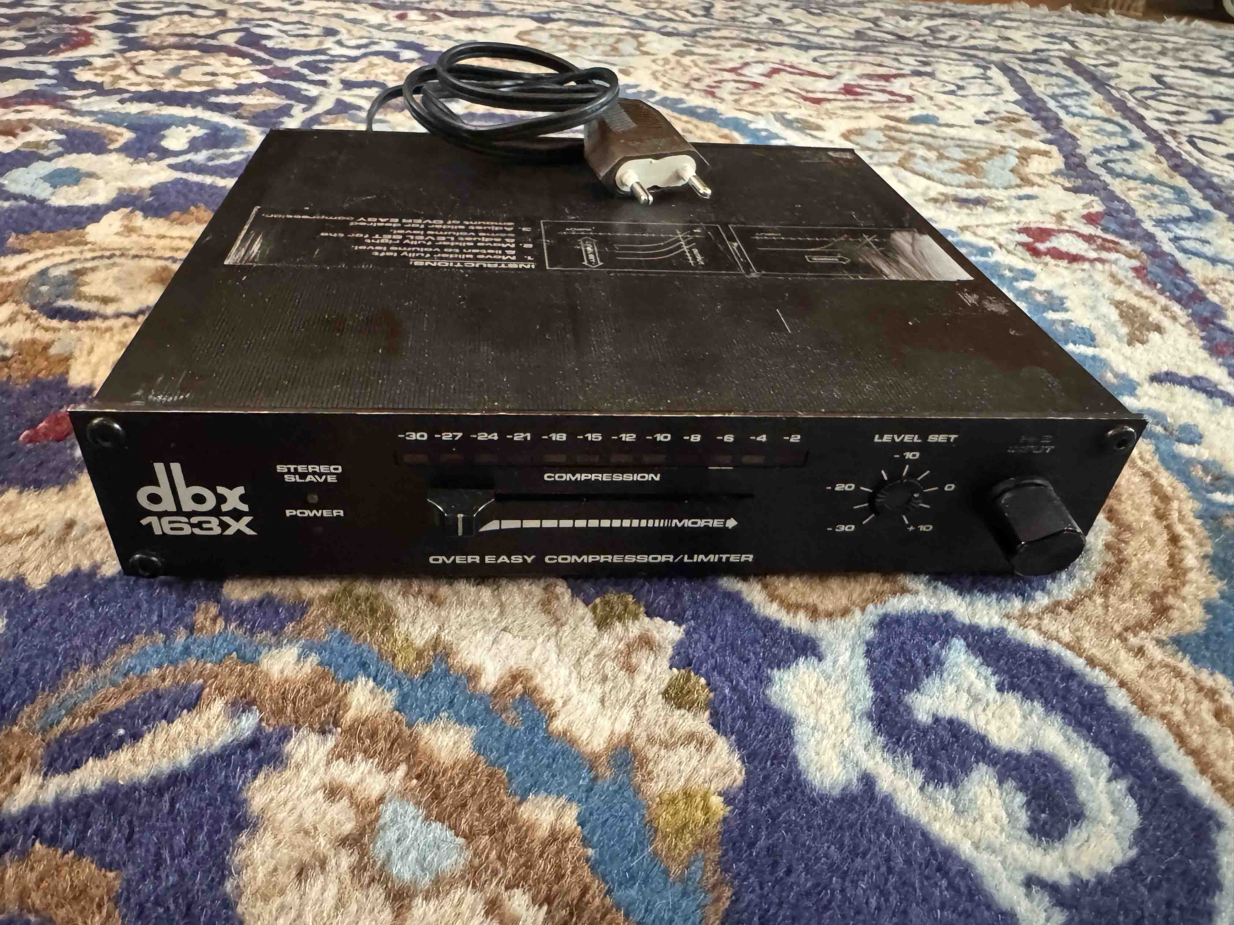 DBX 163X Over Easy Compressor / Limiter - Evolution Music