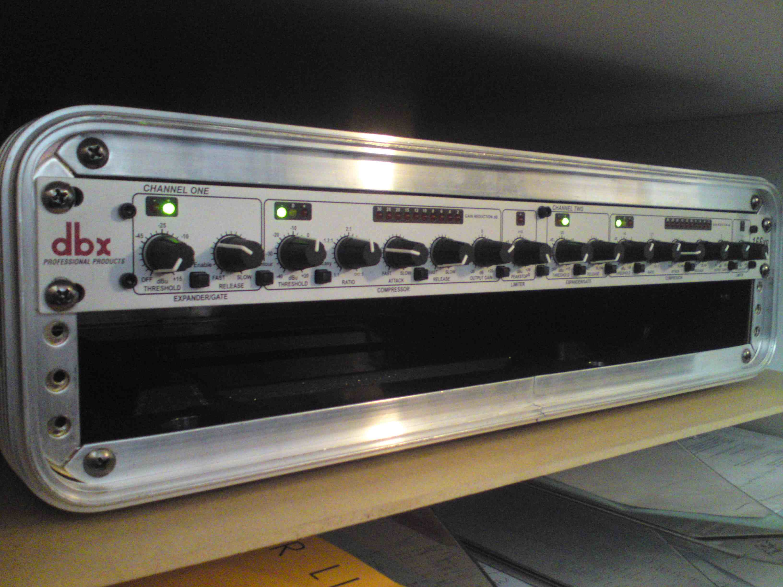 Photo dbx 166XS dbx 166XS (47746) (366139) Audiofanzine