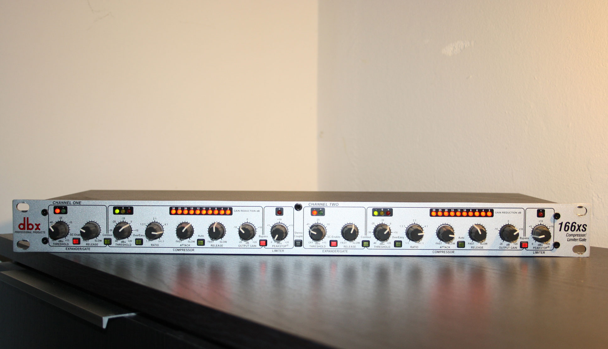 Photo dbx 166XS dbx 166XS (1768) (880278) Audiofanzine
