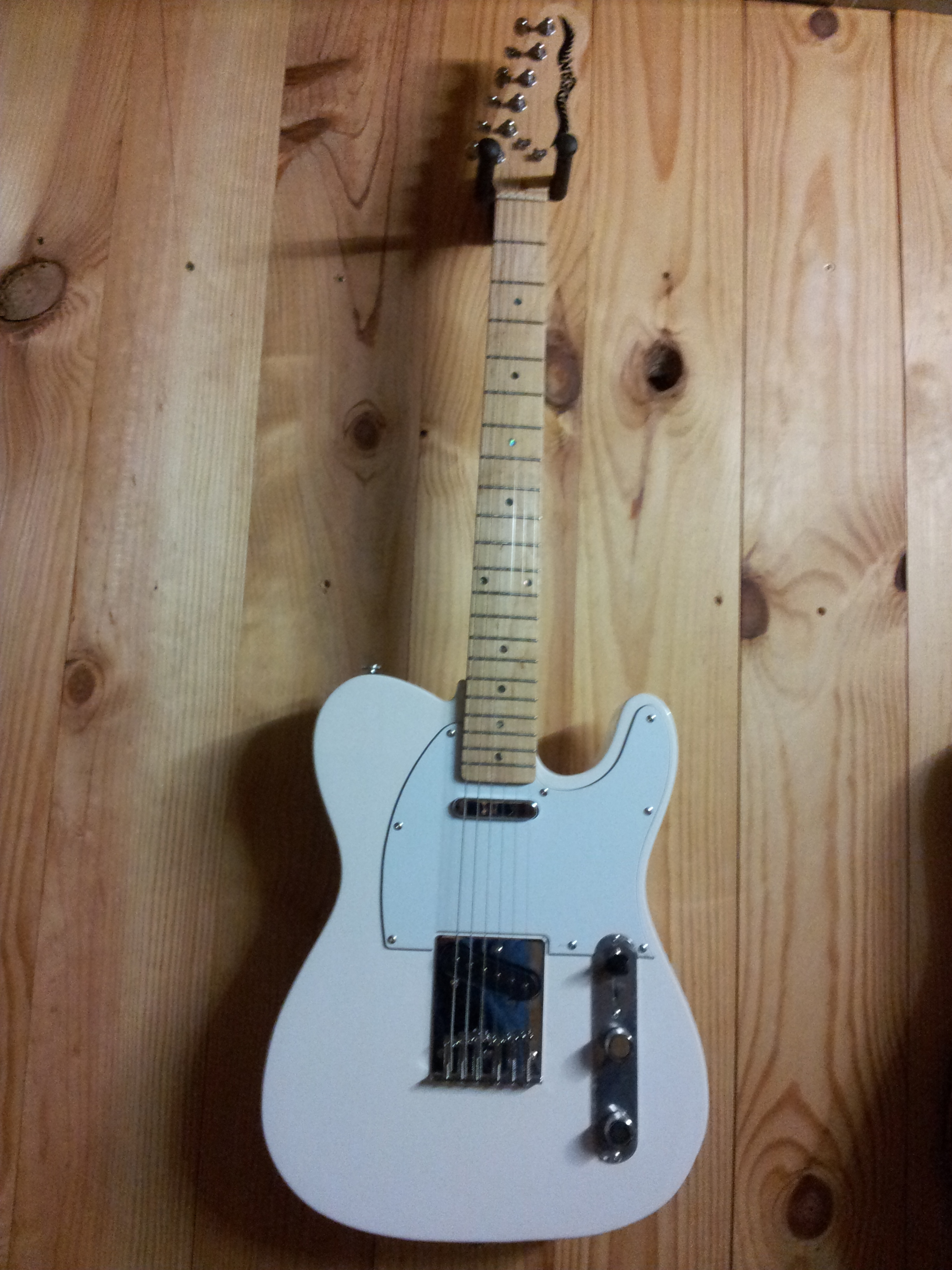 Avalanche Model T Classic White Dean Guitars Audiofanzine