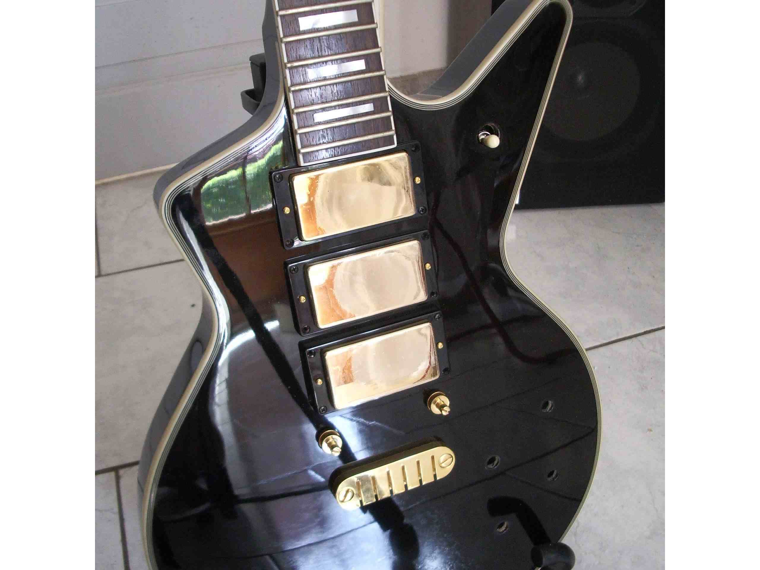 Dean Guitars Cadillac 1980 Classic Black image (104650) Audiofanzine