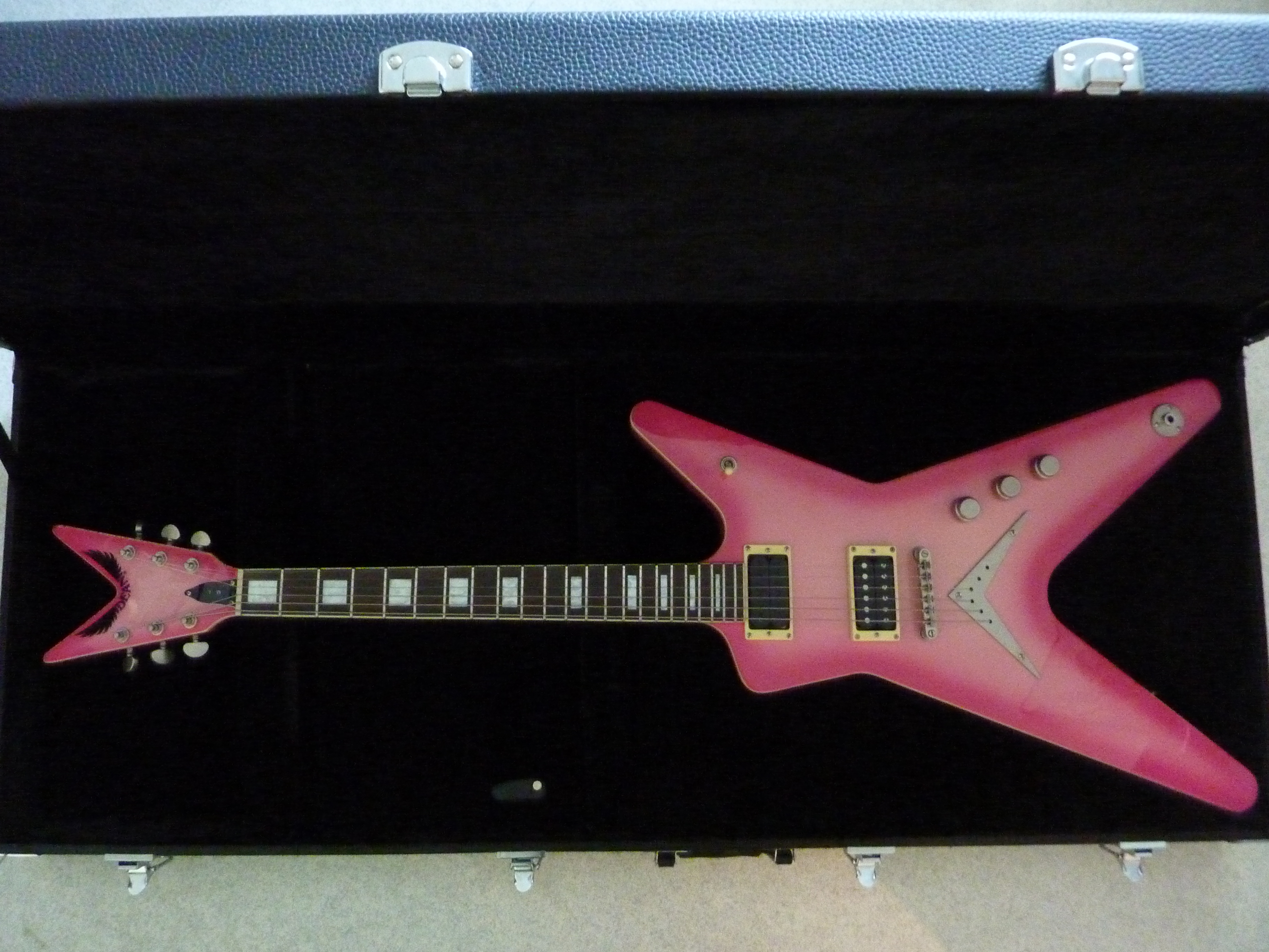 dean-guitars-ml79-pink-faded-845612.jpg