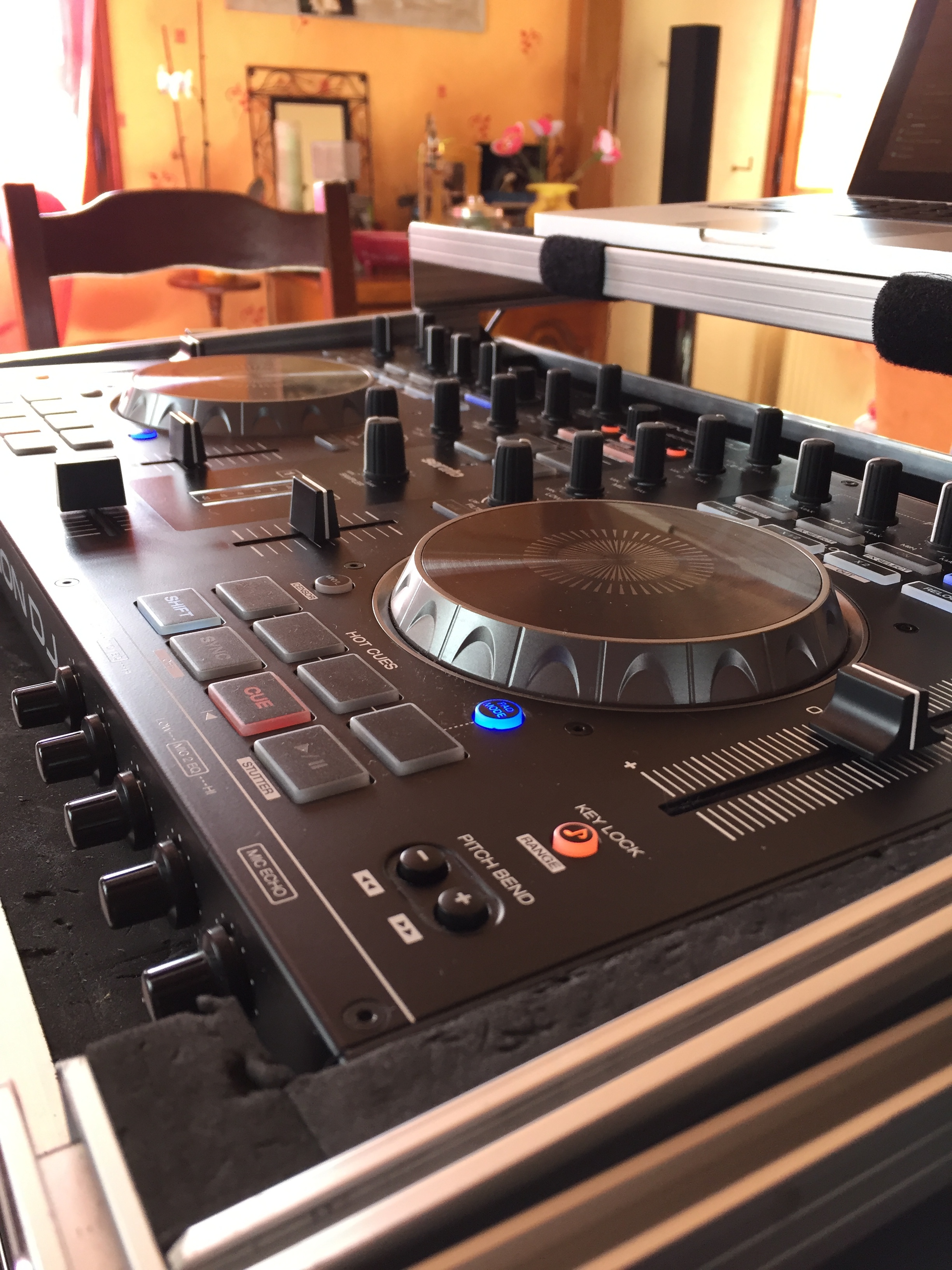 MC4000 Denon DJ MC4000 Audiofanzine