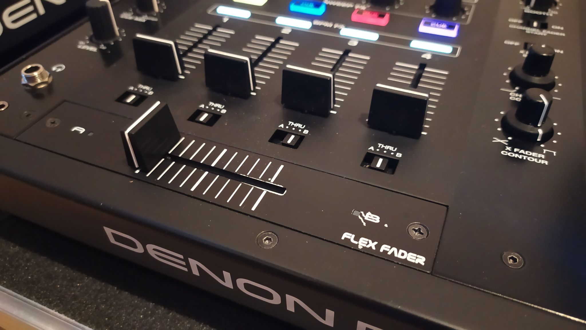 X1800 Prime Denon DJ X1800 Prime Audiofanzine