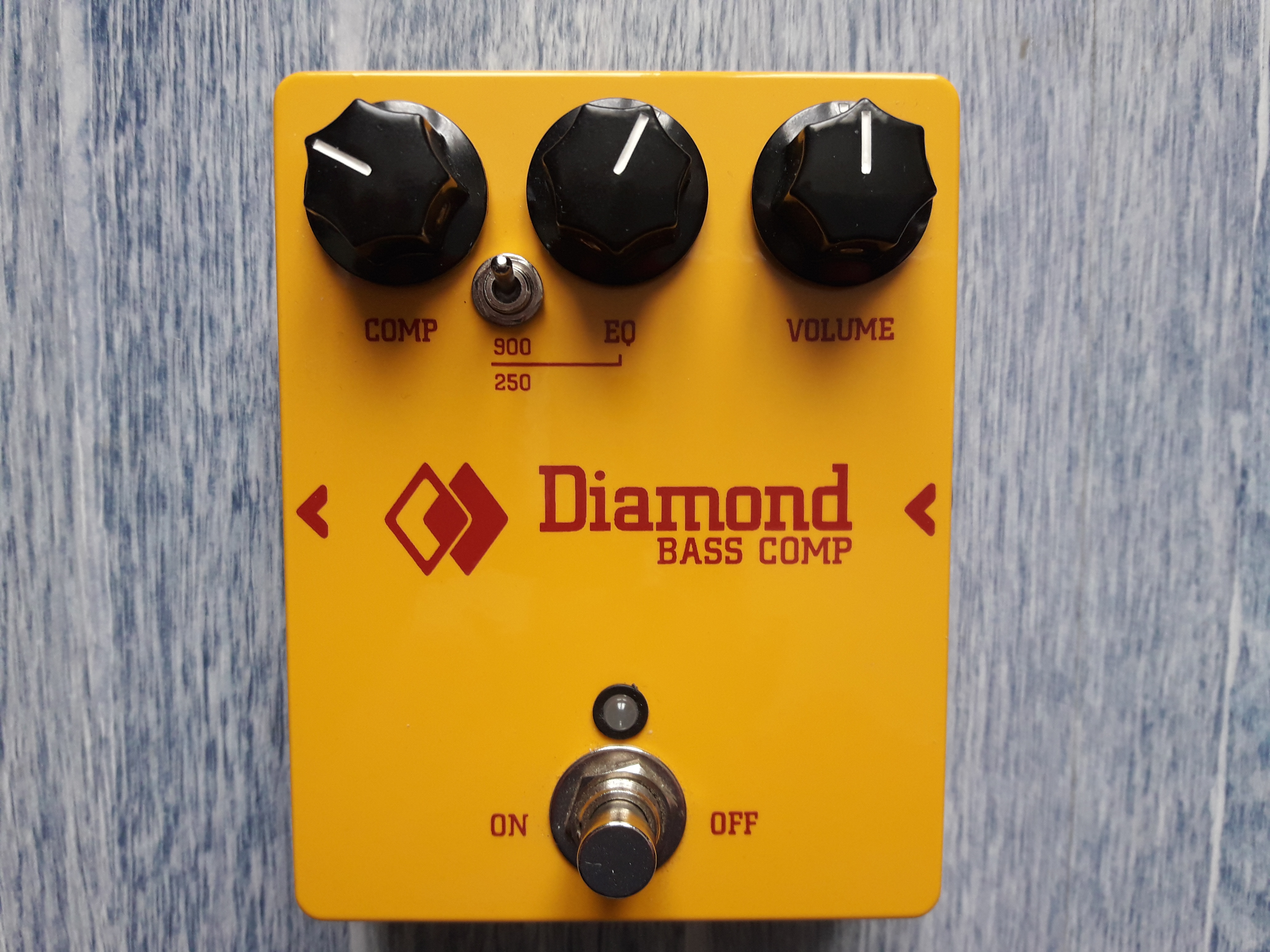 Diamond Pedals Bass Compressor Audiofanzine