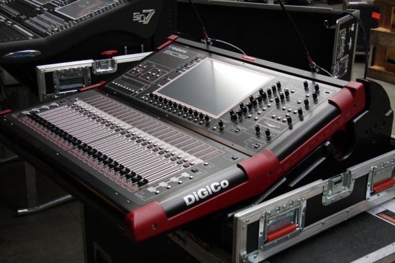 Photo DiGiCo SD9 : DiGiCo SD9 (40310) (#944793) - Audiofanzine