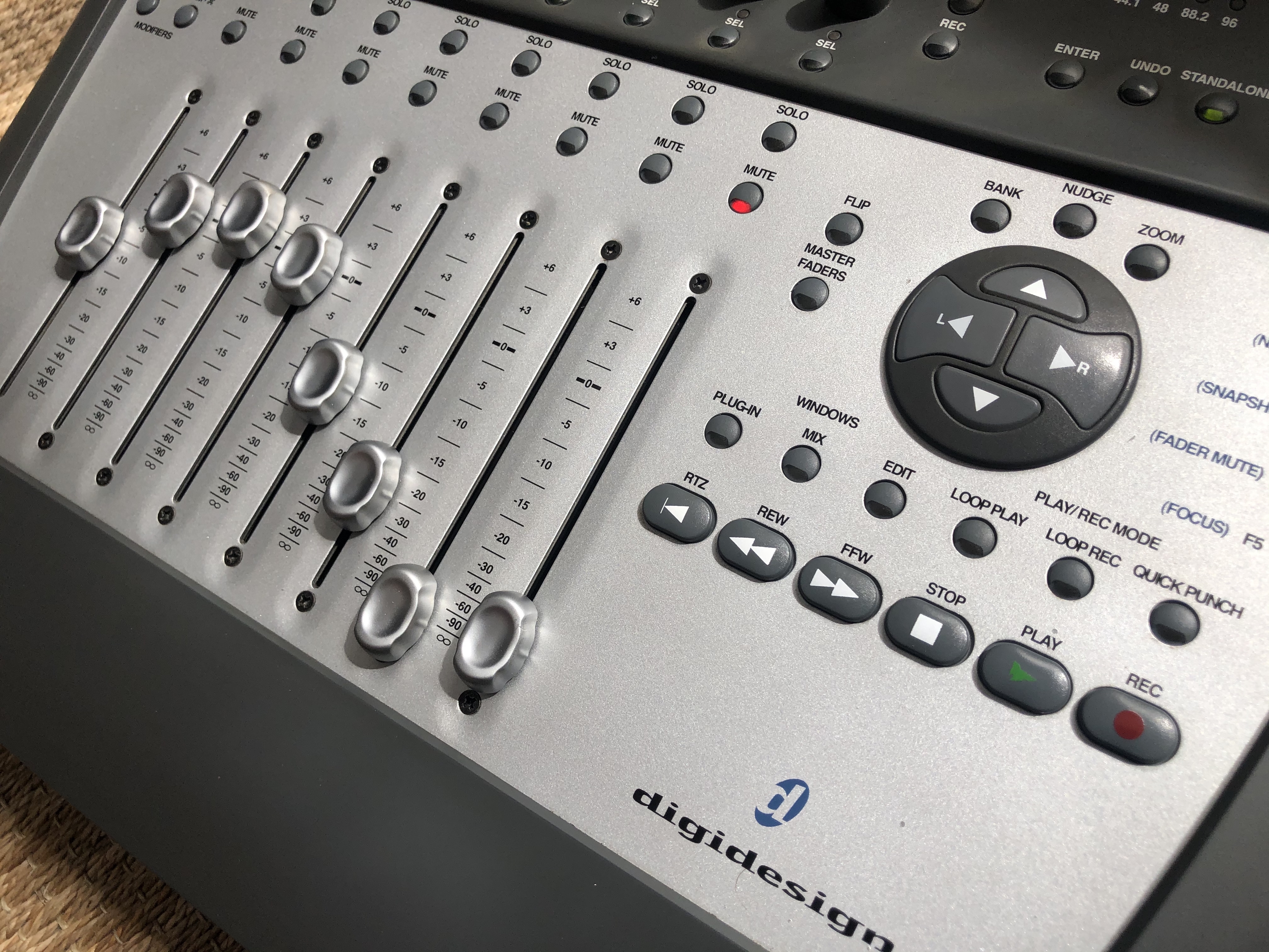 Digi 002 Digidesign Digi 002 Audiofanzine