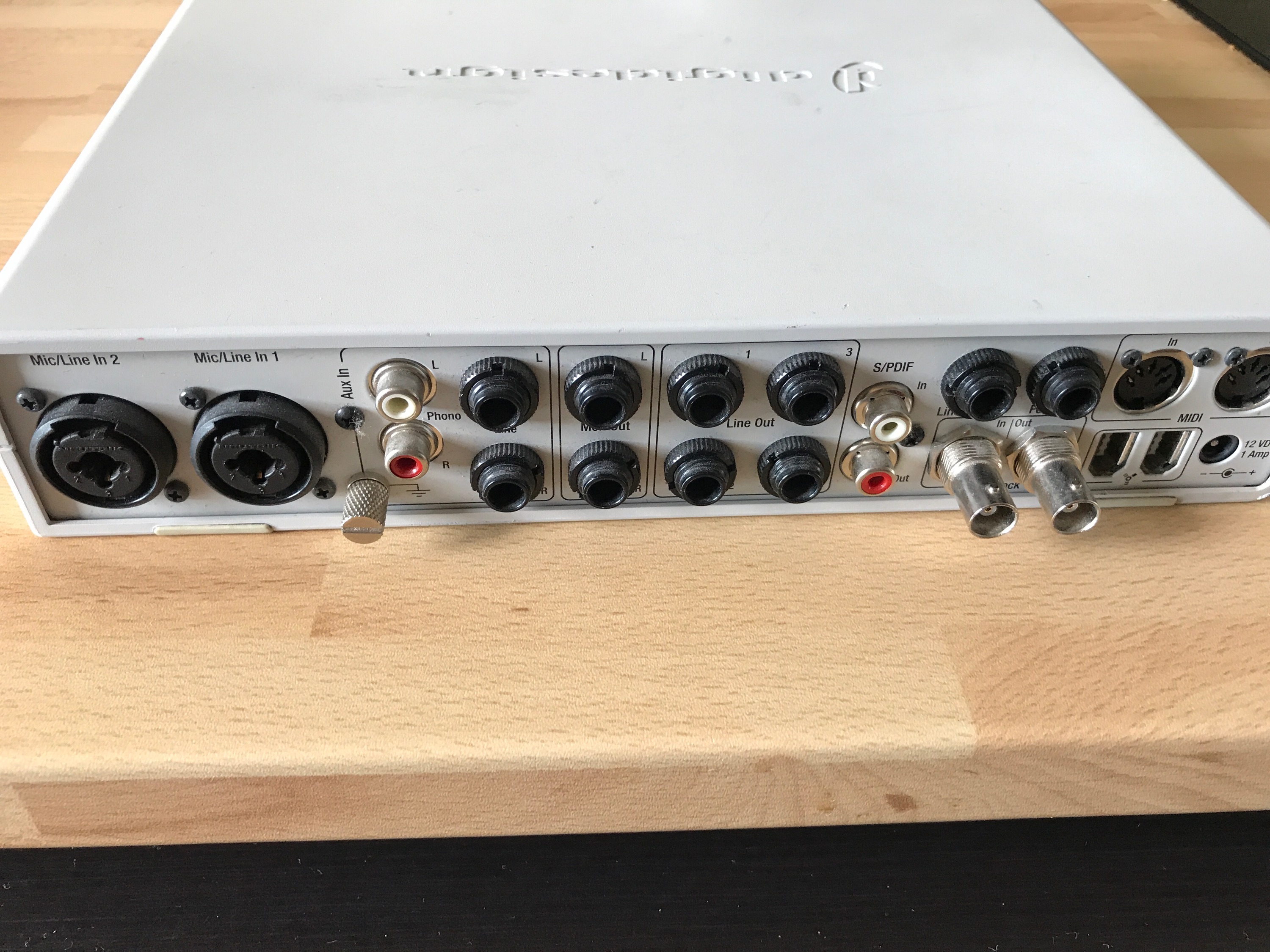 Digidesign звуковая карта mbox 2