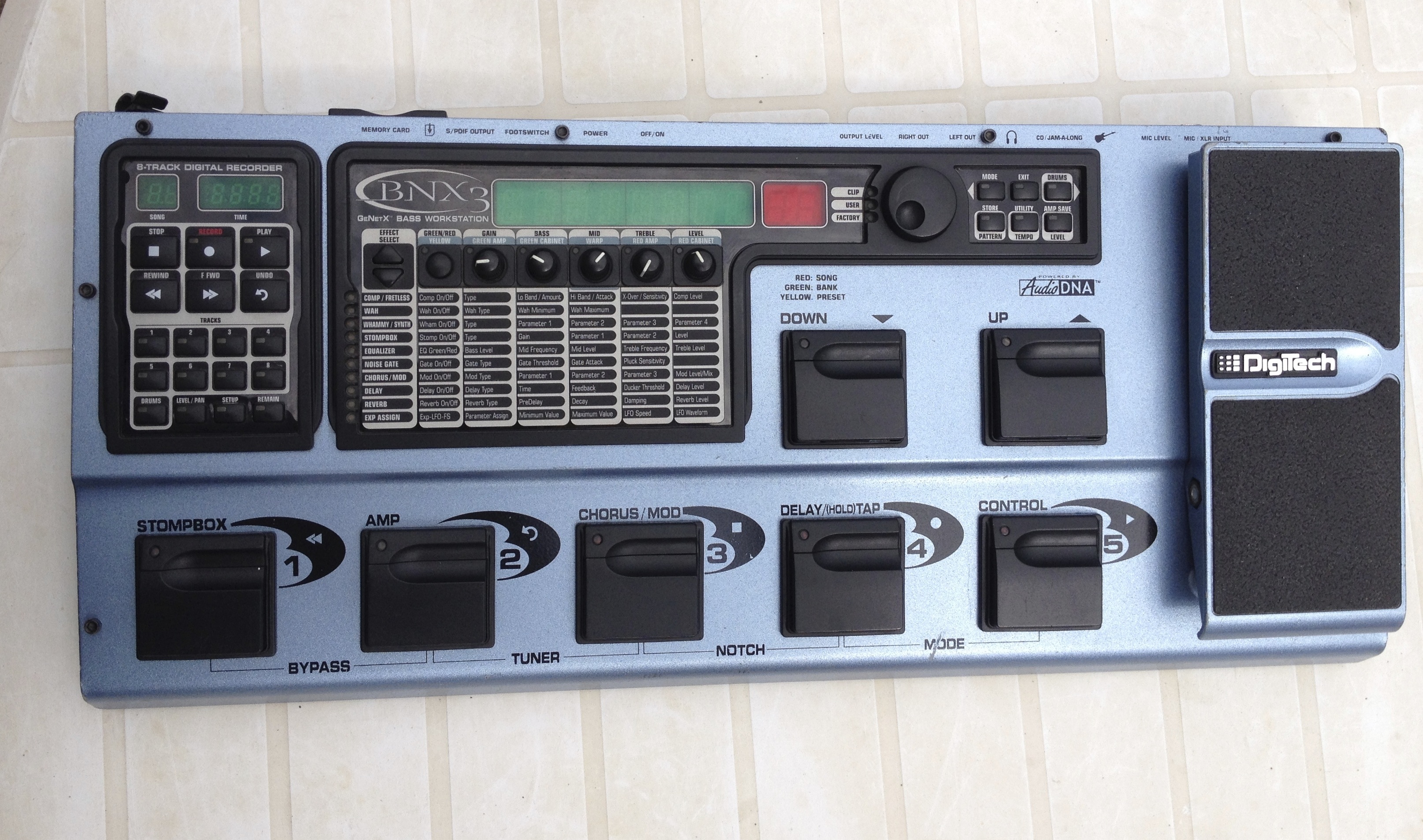 BNX3 DigiTech BNX3 Audiofanzine