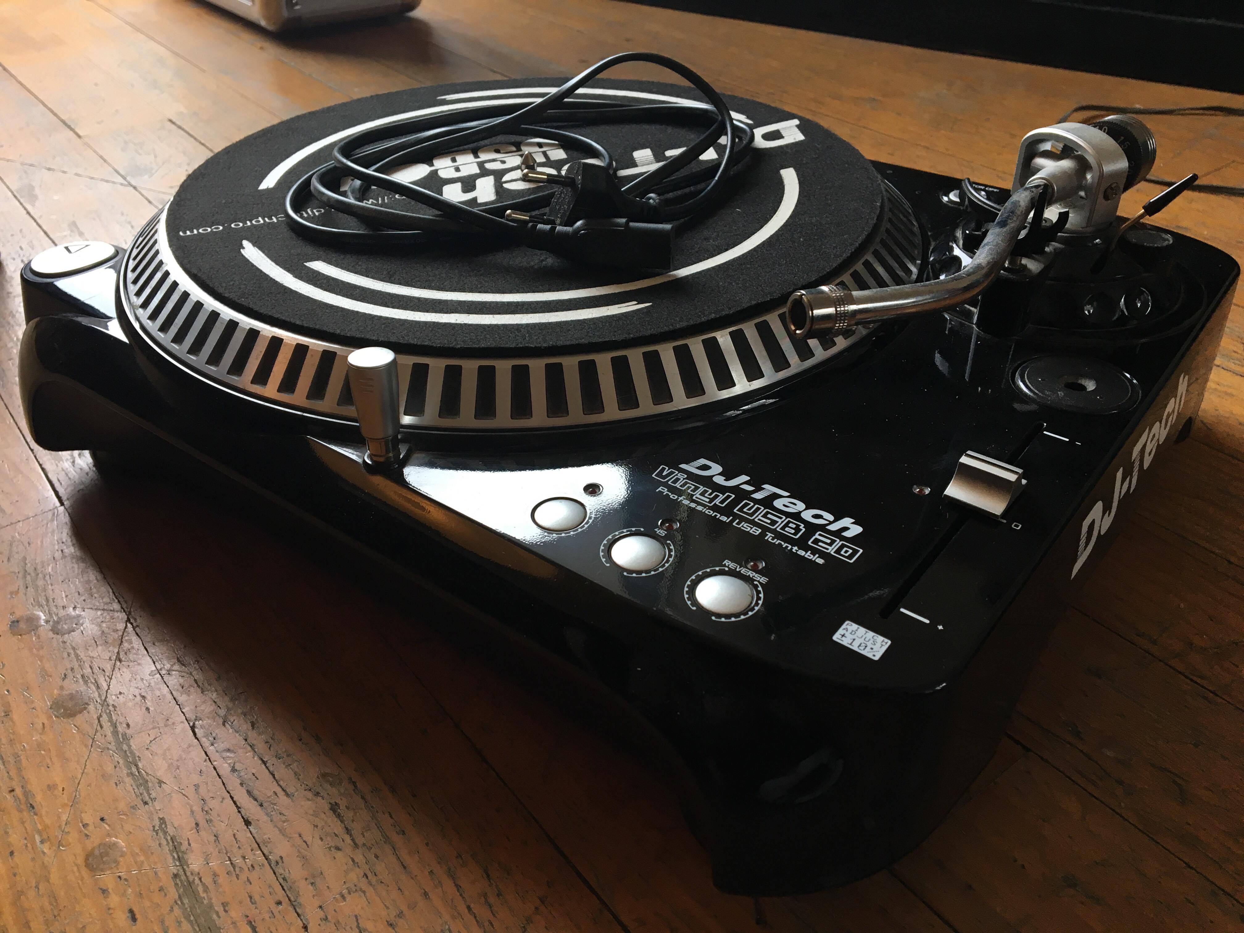 Platine vinyle DJ GENERIQUE Tourne-disque lecteur cassette USB