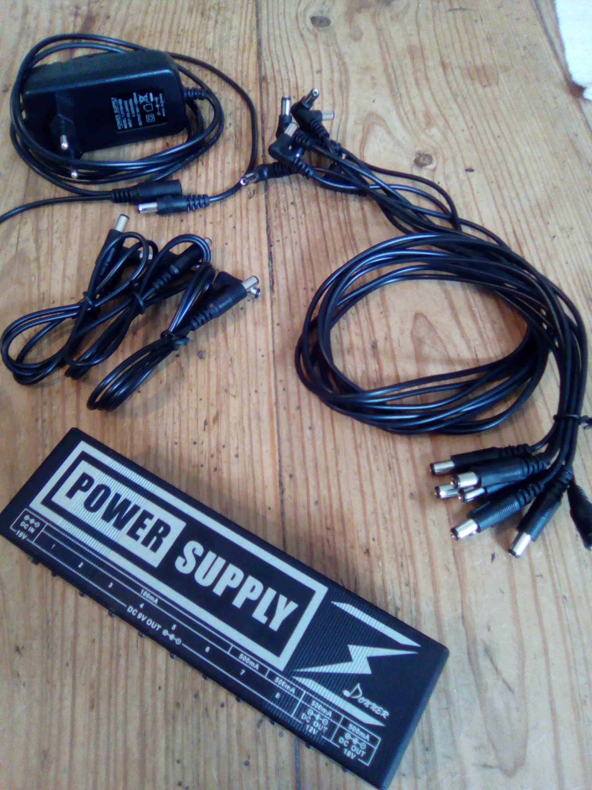 Donner DP2 Power Supply image (1804862) Audiofanzine