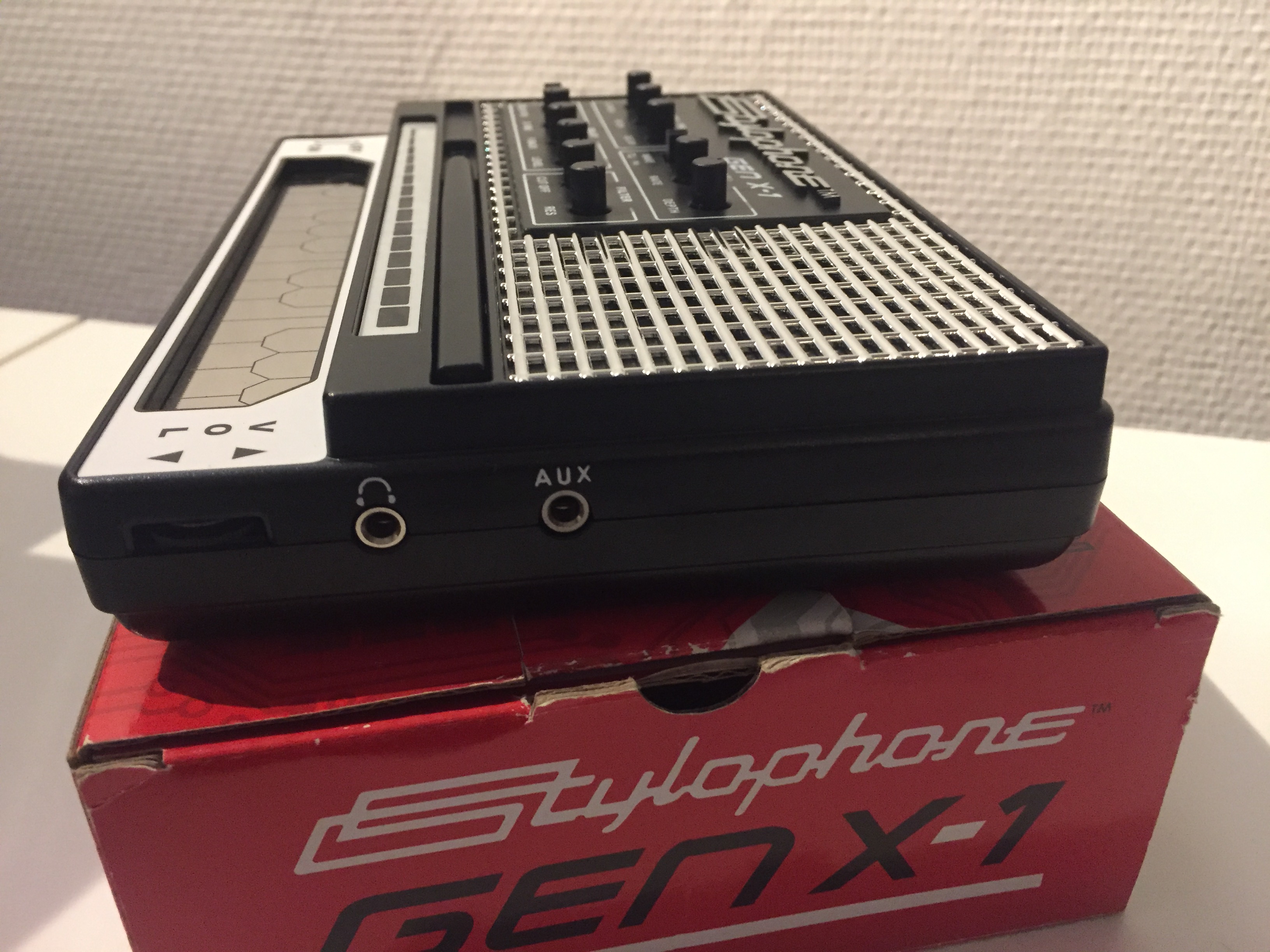 Stylophone GEN X-1 - Dubreq Stylophone GEN X-1 - Audiofanzine