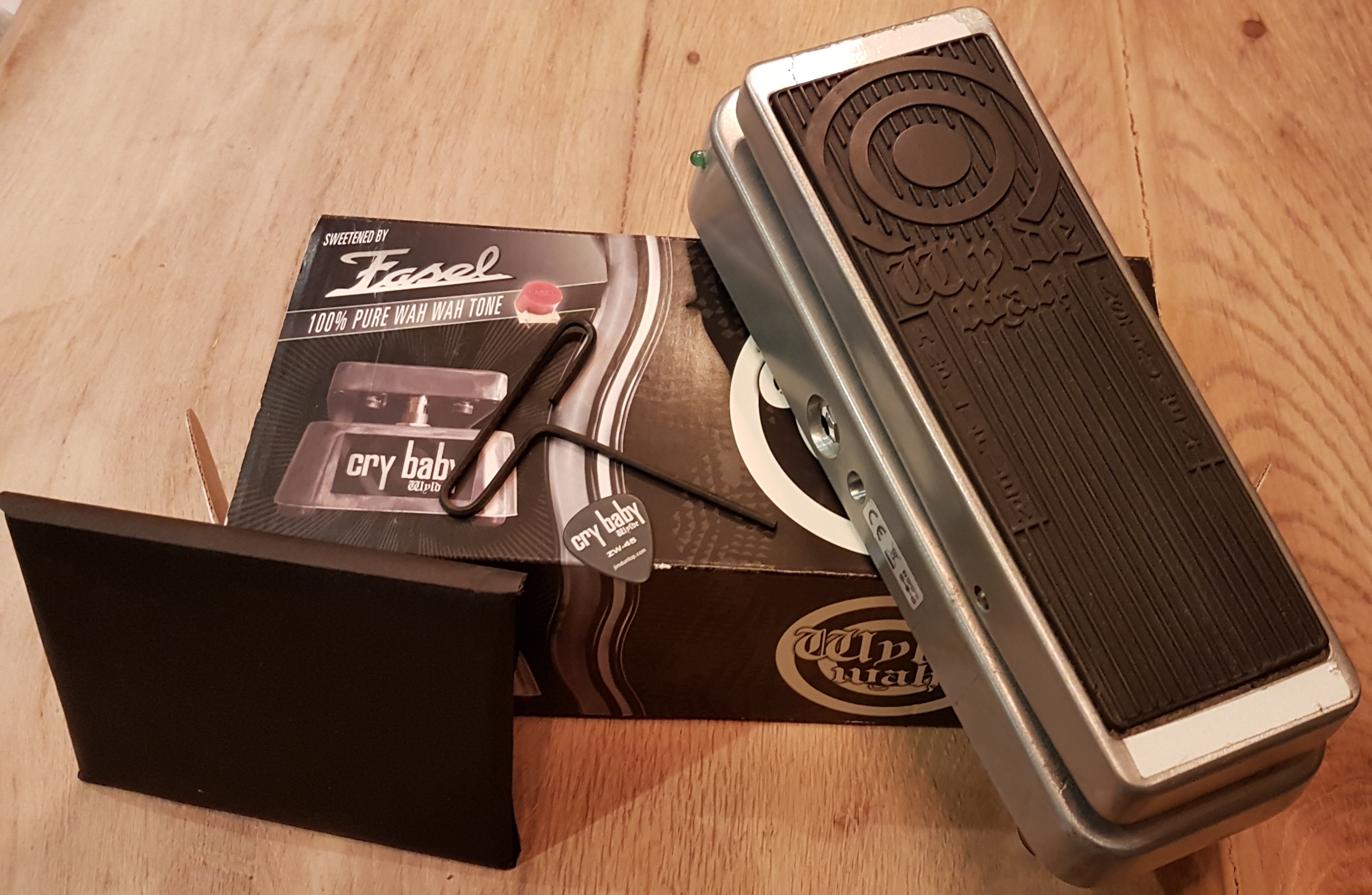 ZAKK WYLDE ZW 45 レア ワウ サイン入り ZAKK WYLDE ZW 45 レア ワウ サイン入り 151021000000000-01