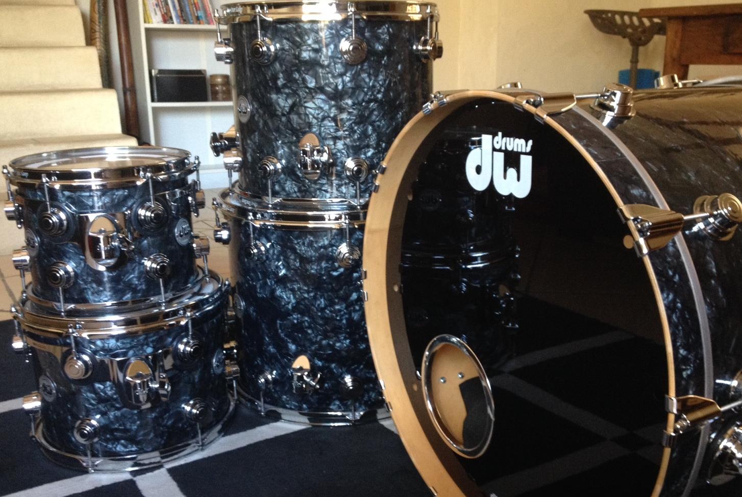 FINISH PLY BLACK DIAMOND DW Drums finish ply Black Diamond Audiofanzine