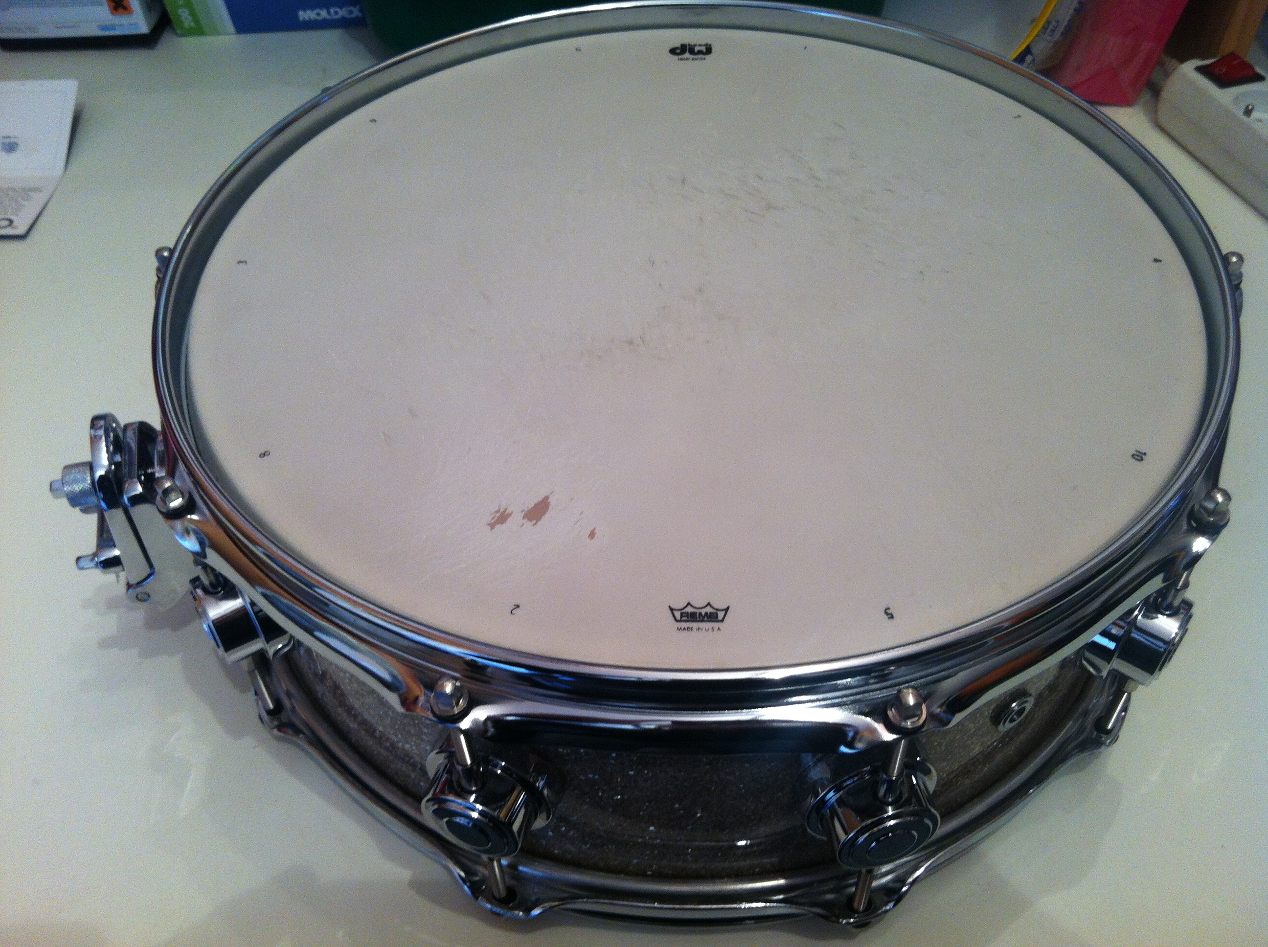 DW Drums Snare 14x4,5 finish ply broken glass image (293560