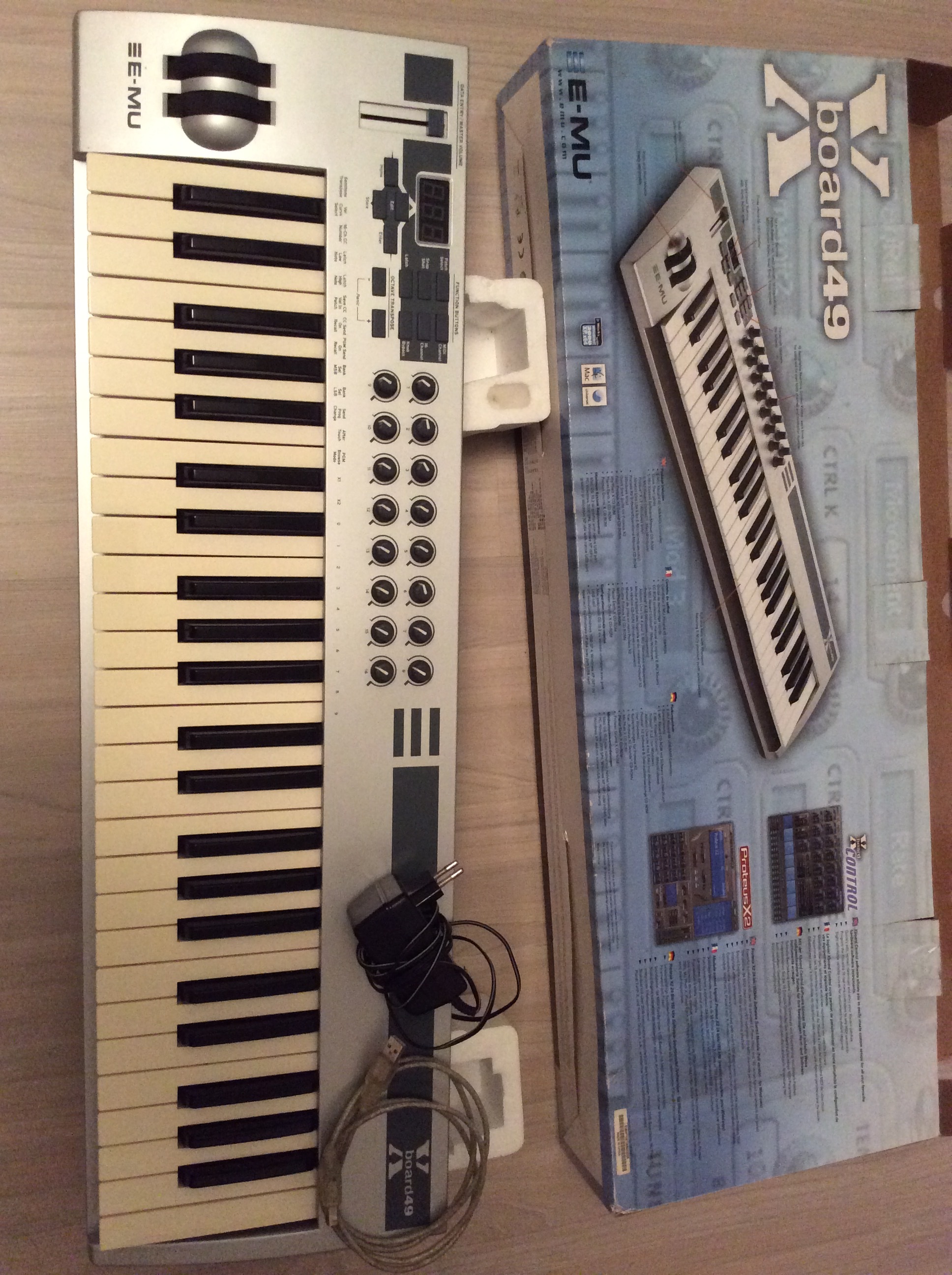 thumbnail image 2 of 2010 Creative E-MU LONGboard 61 Note MIDI Controller 2 of 11