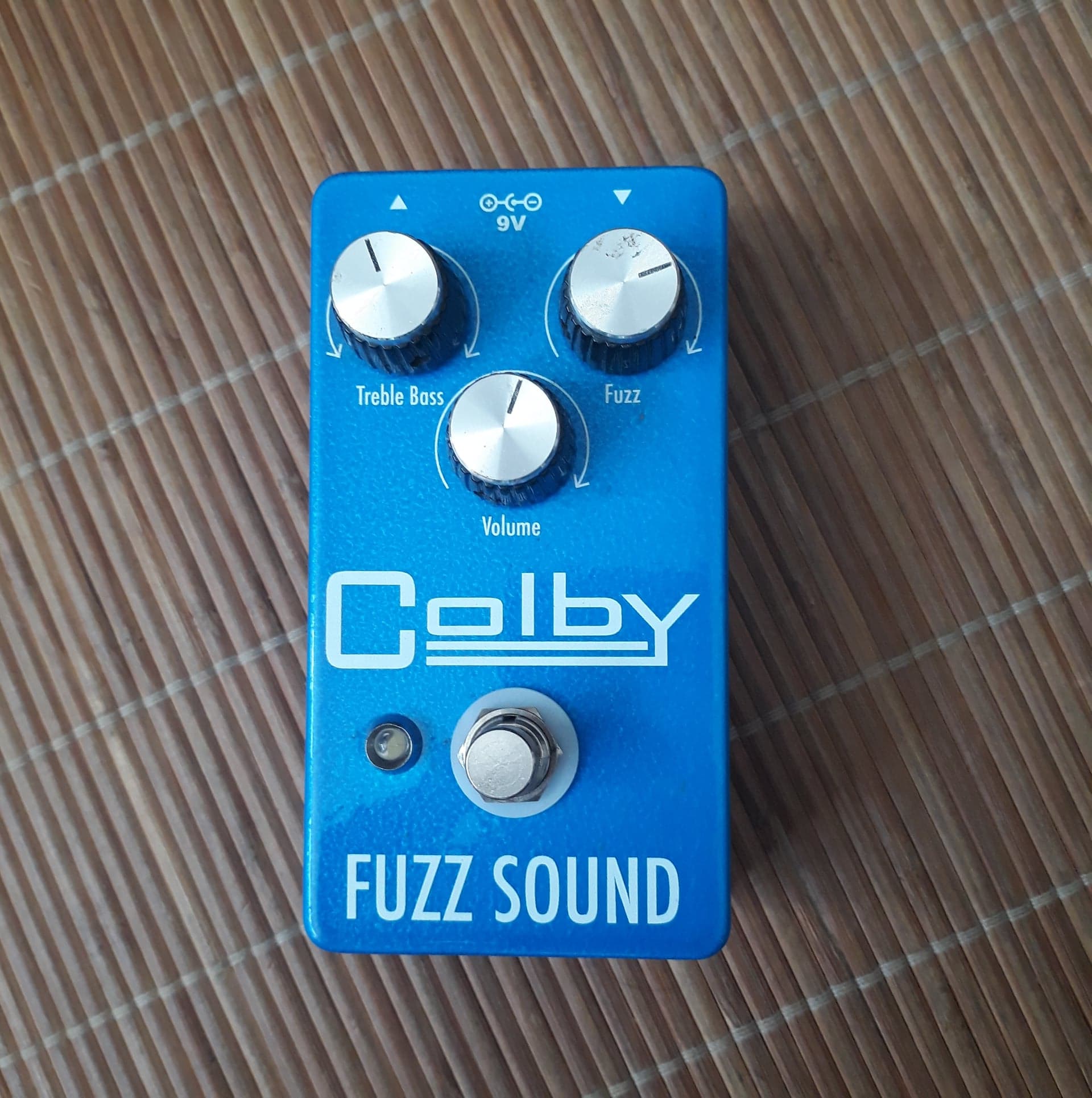 Colby Fuzz Sound - EarthQuaker Devices Colby Fuzz Sound - Audiofanzine