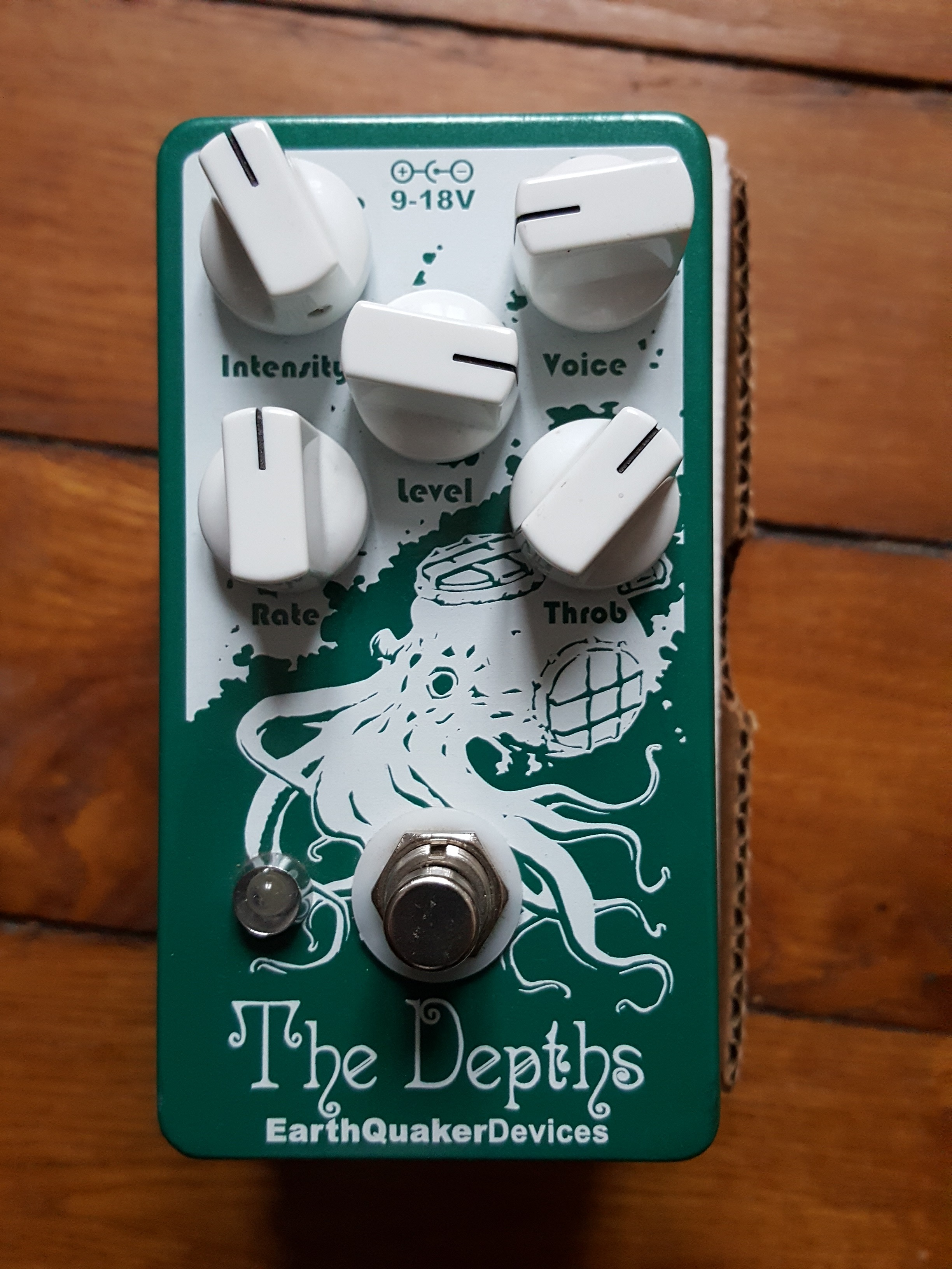 THE DEPTHS - EarthQuaker Devices The Depths - Audiofanzine