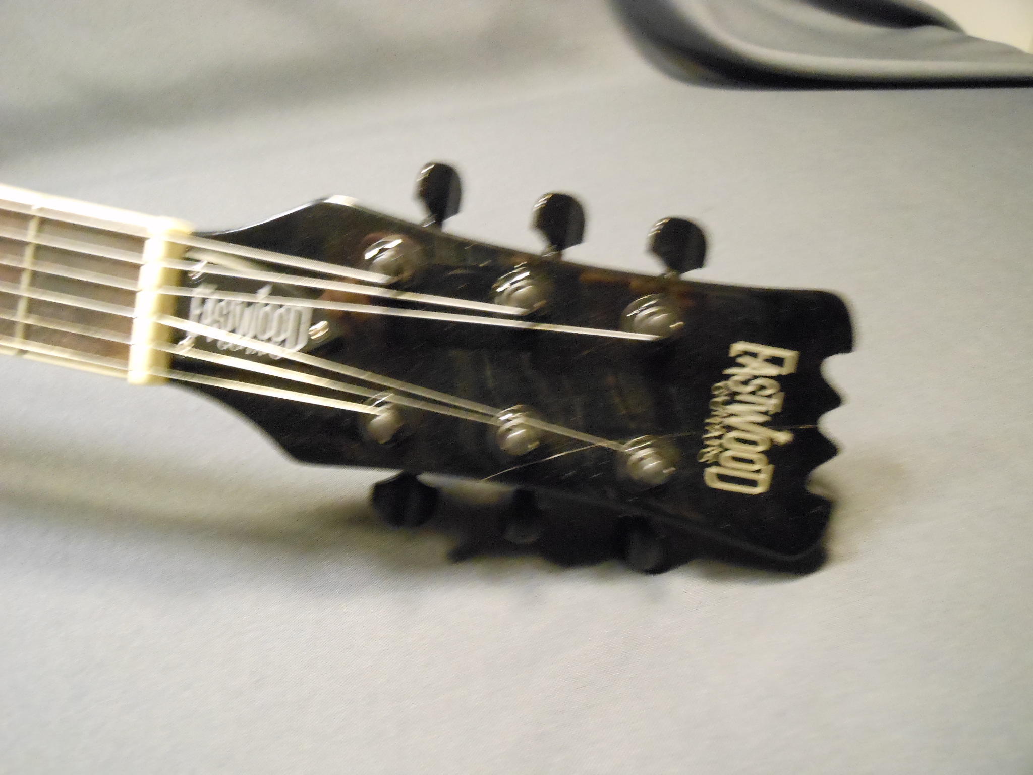 DELTA 6 Eastwood Guitars Delta 6 Audiofanzine