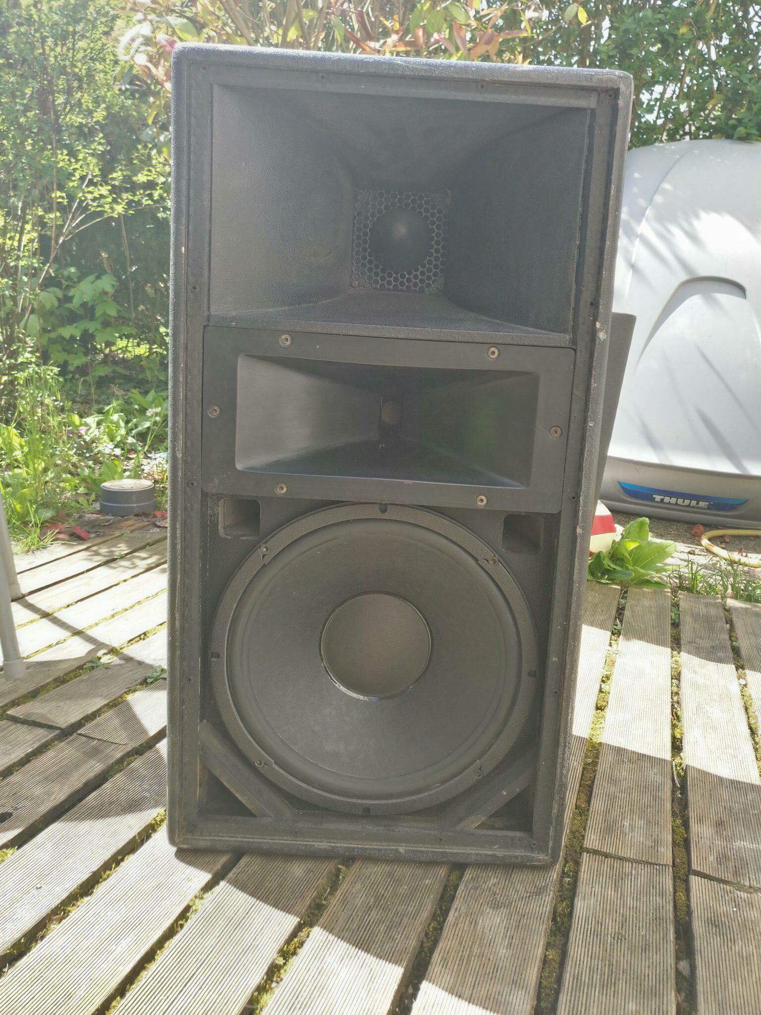 KF300 ix EAW KF300 ix Audiofanzine