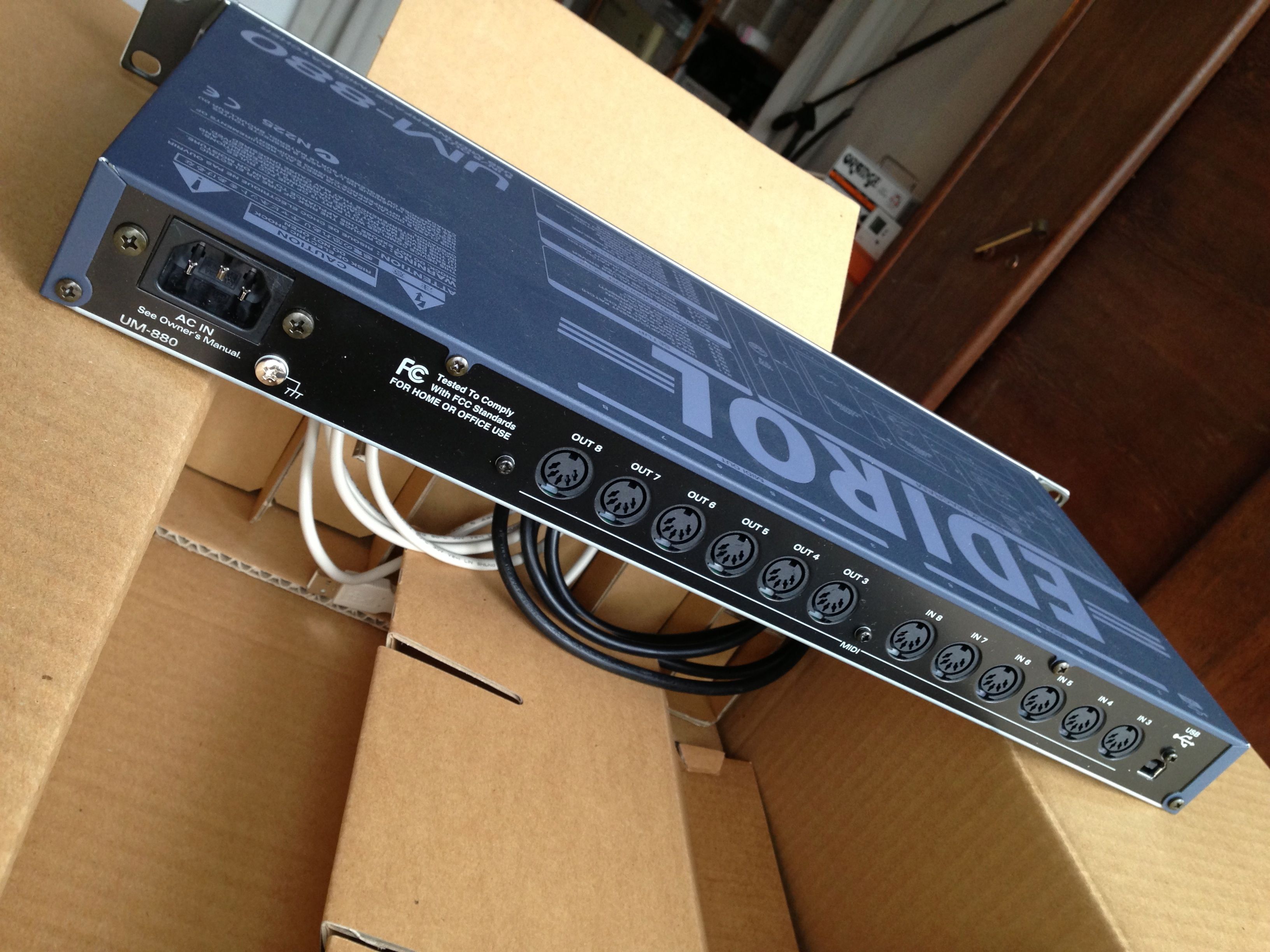 Photo Edirol UM880 Edirol UM880 (71559) (614002) Audiofanzine