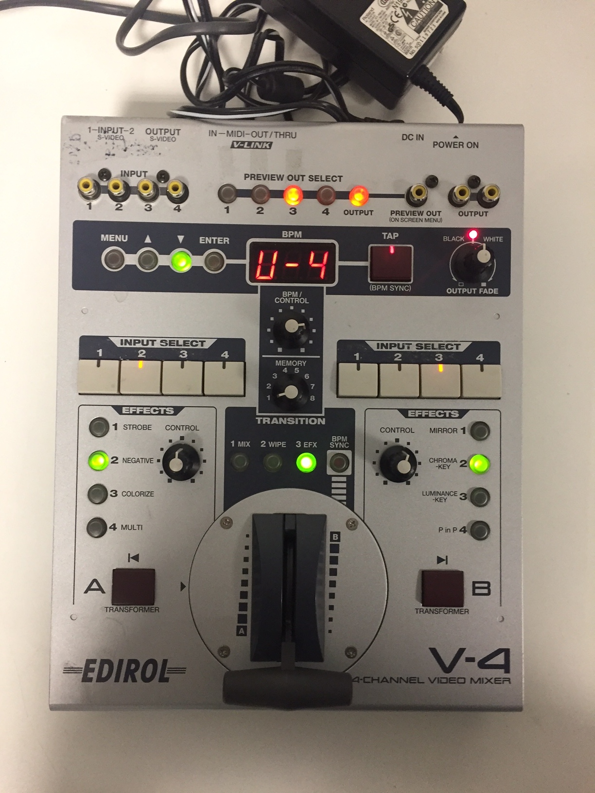 Edirol V4 image (1606705) Audiofanzine