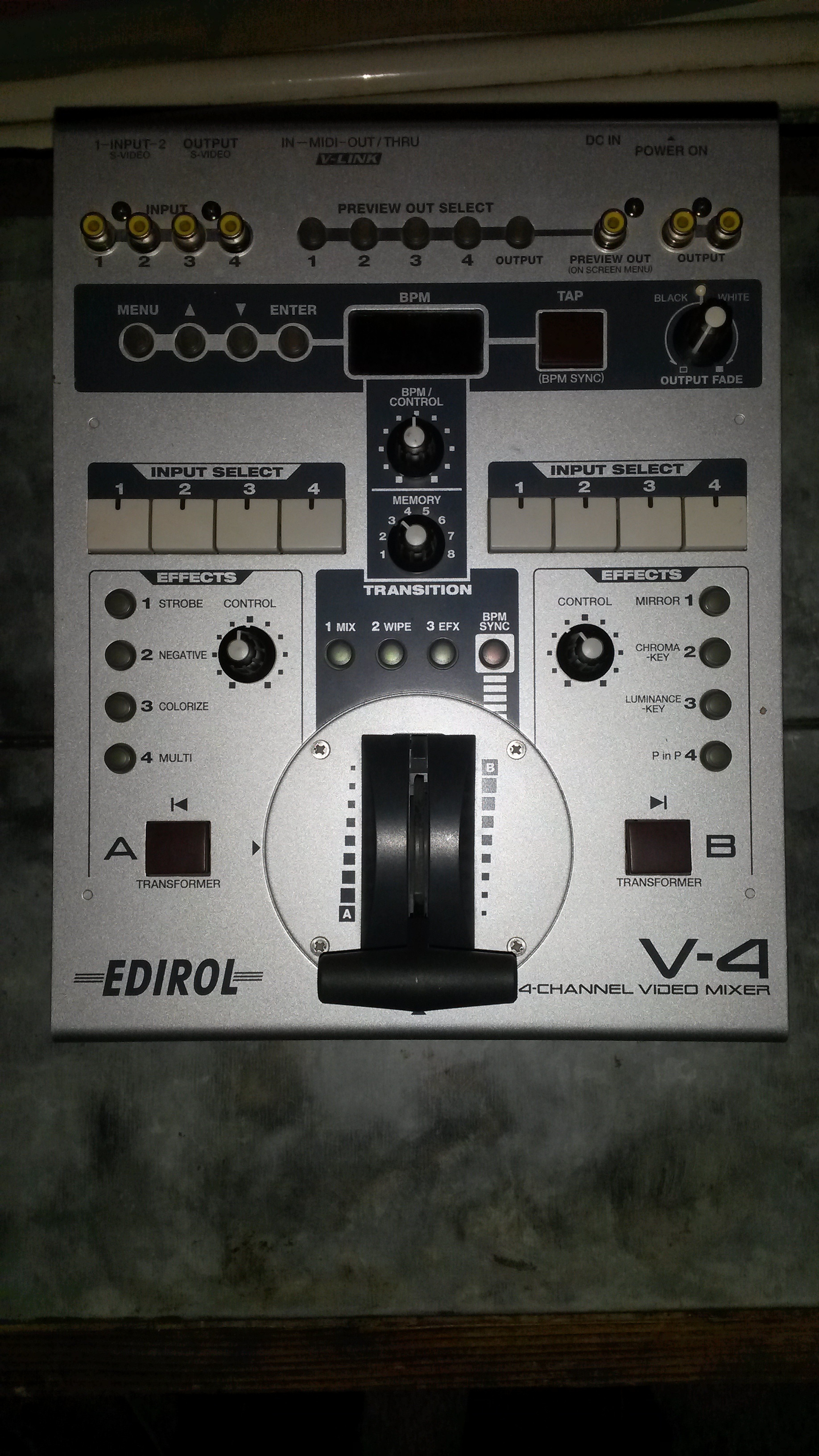 V4 Edirol V4 Audiofanzine