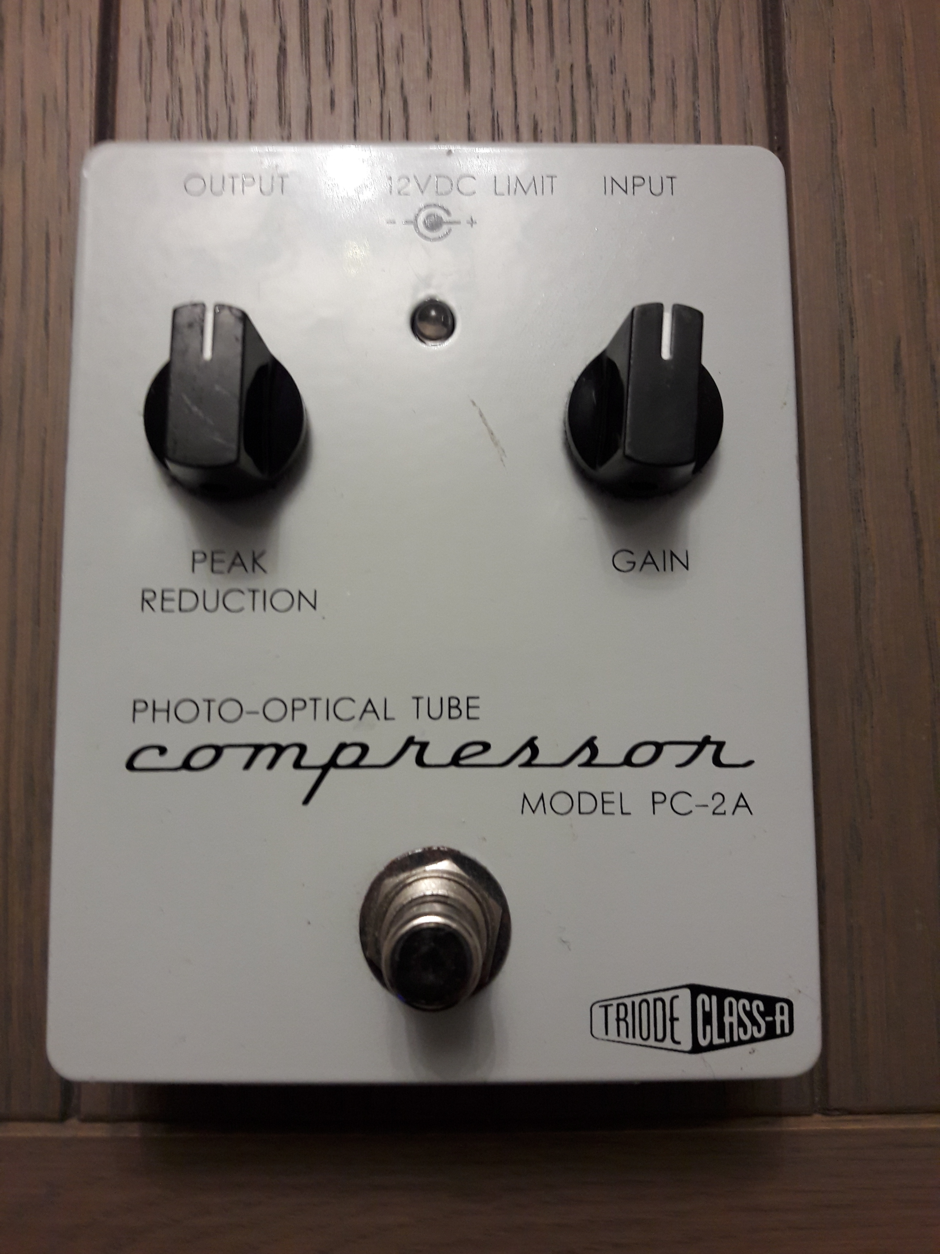 PC2A Photooptical Tube Compressor Effectrode Audiofanzine