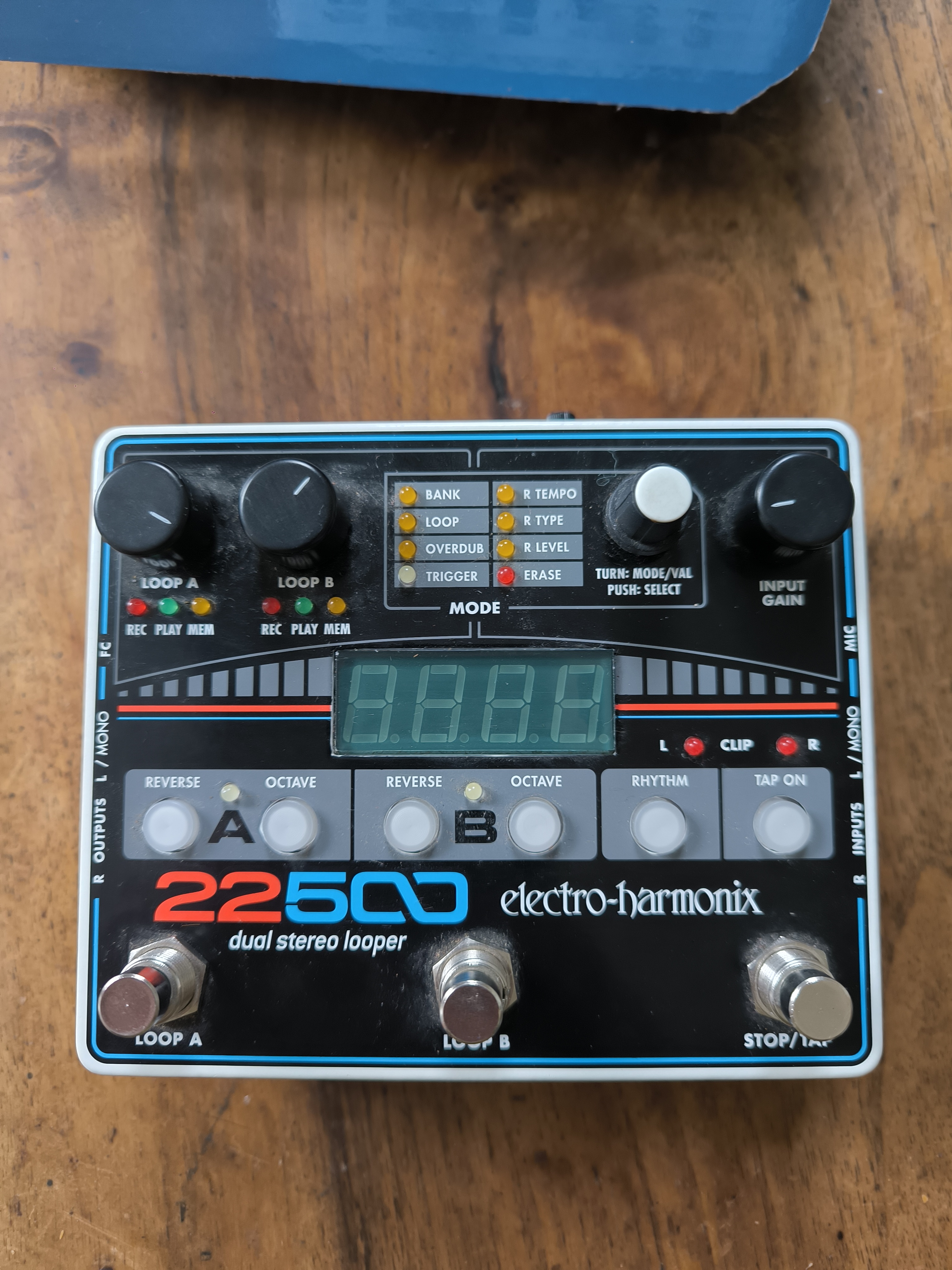 Dual Stereo Looper Electro Harmonix 22500 (Aquitaine) - Audiofanzine