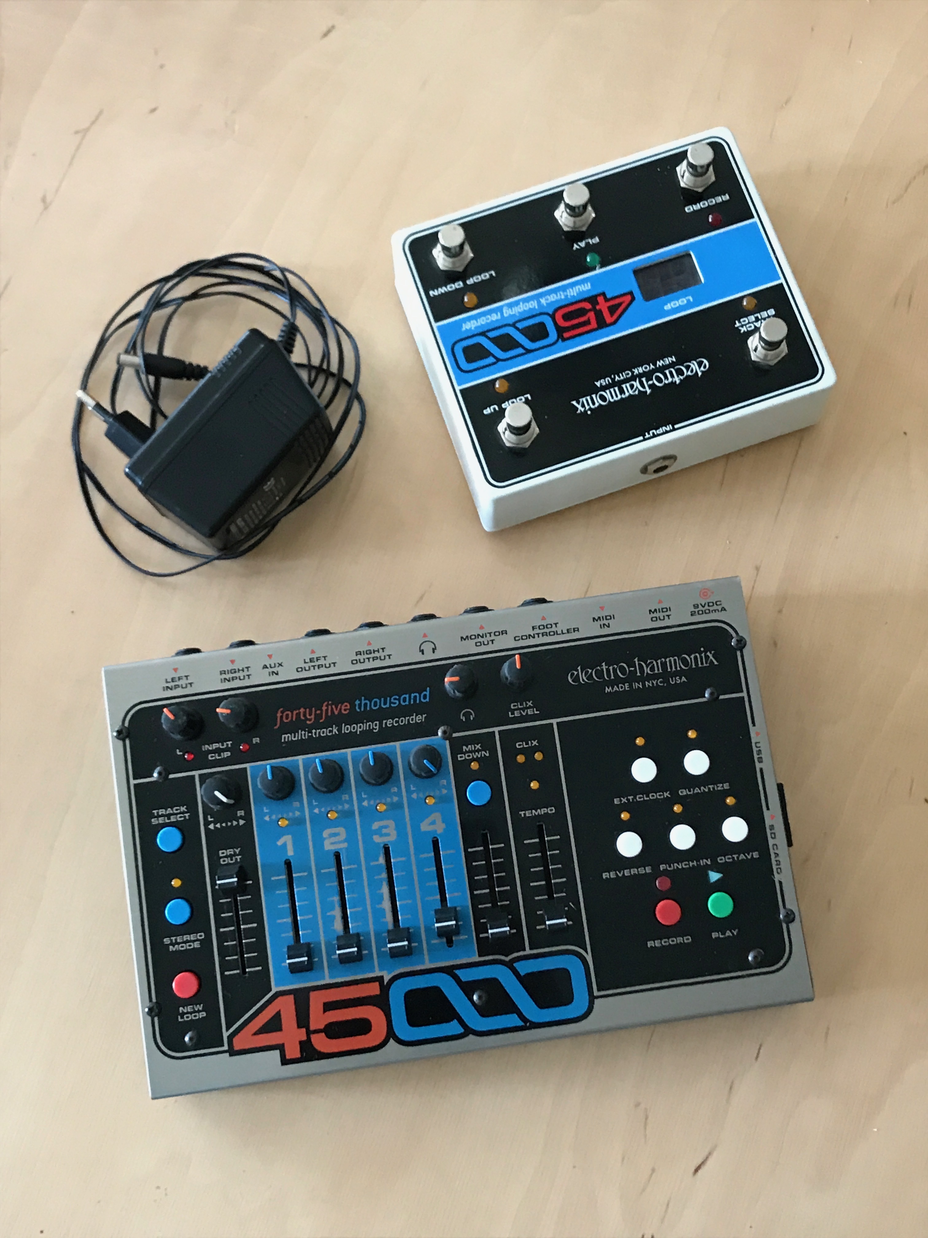 45000 MultiTrack Looping Recorder ElectroHarmonix Audiofanzine