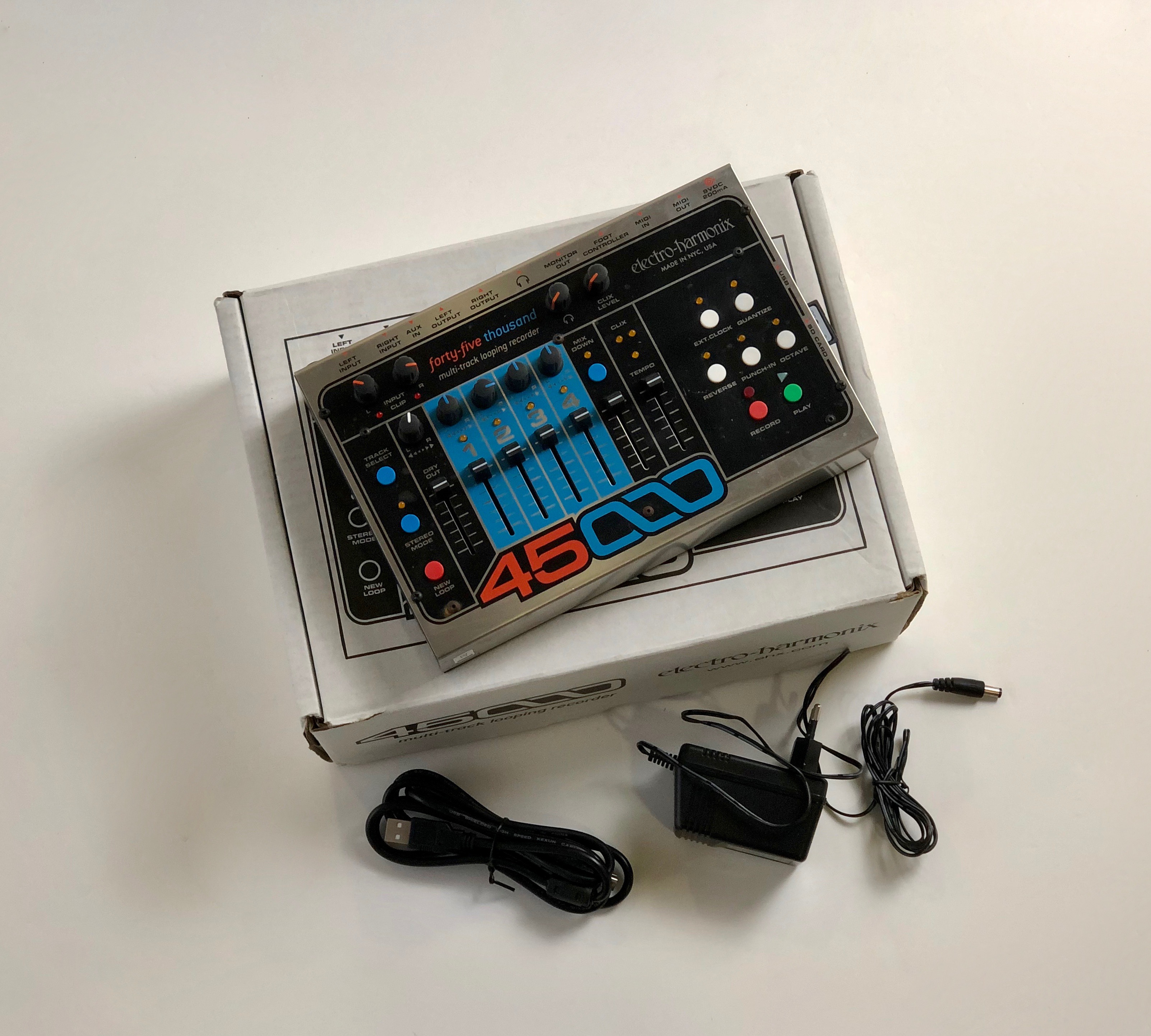 45000 MultiTrack Looping Recorder ElectroHarmonix Audiofanzine