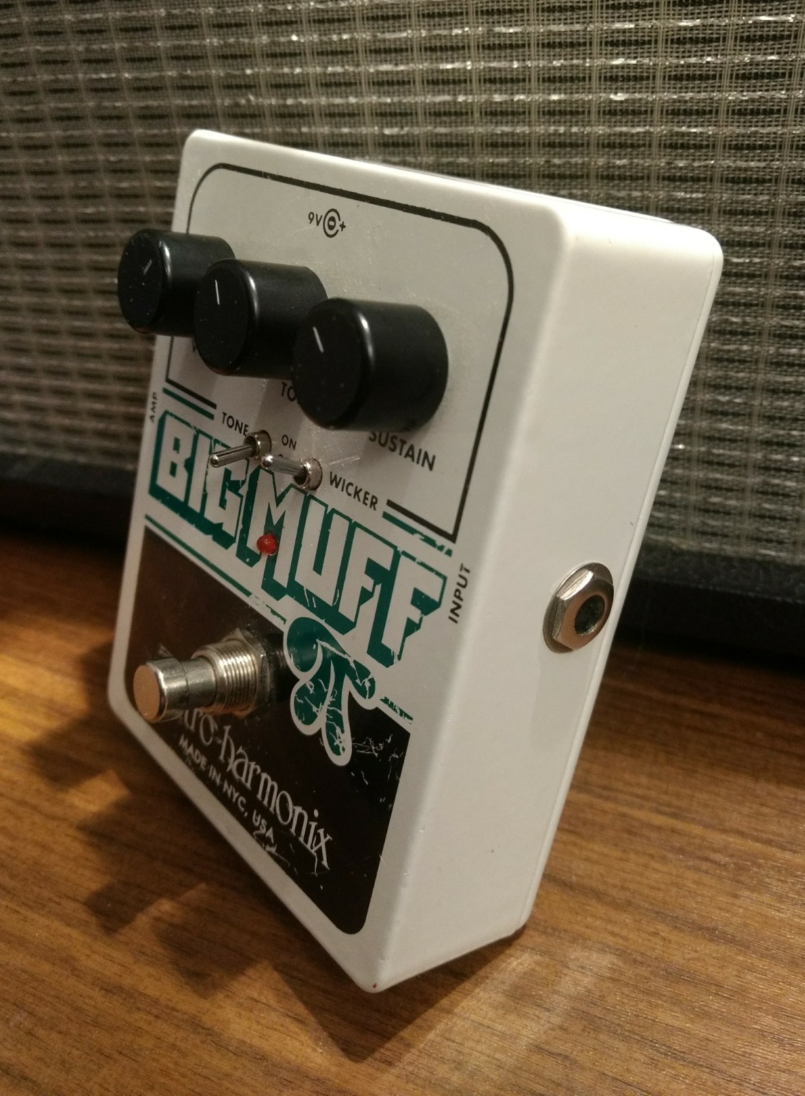 Big Muff Pi with Tone Wicker ElectroHarmonix Audiofanzine