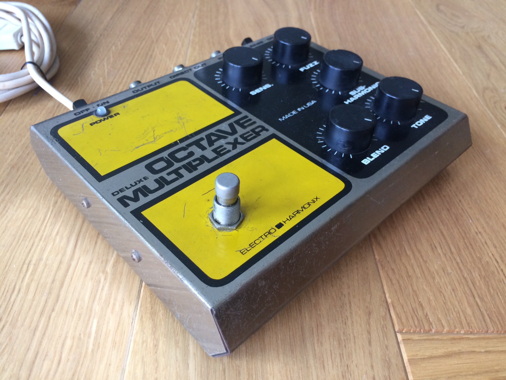 ElectroHarmonix Deluxe Octave Multiplexer (RhôneAlpes) Audiofanzine
