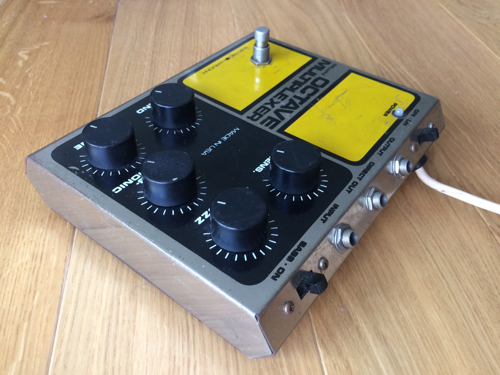 ElectroHarmonix Deluxe Octave Multiplexer (RhôneAlpes) Audiofanzine