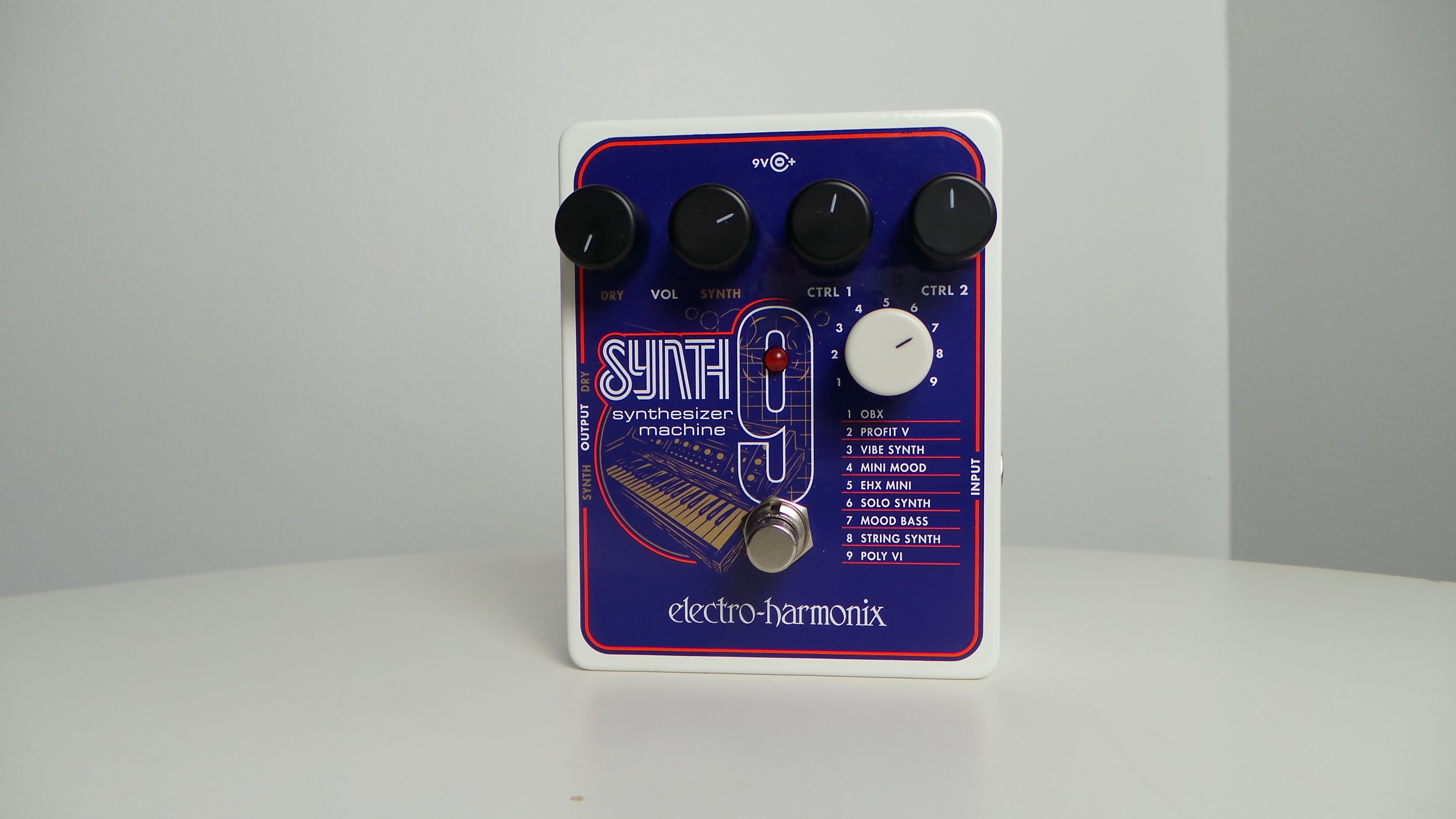 Photo ElectroHarmonix Synth9 Synthesizer Machine ElectroHarmonix